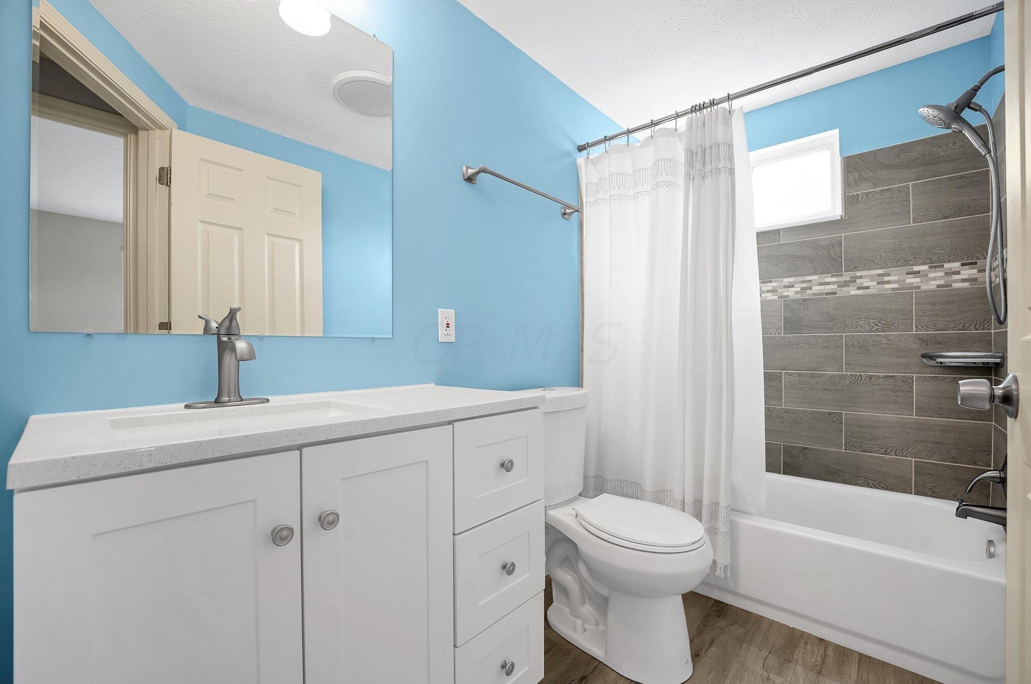 991 Wedgewood Dr, Columbus OH  43228-3142 exterior