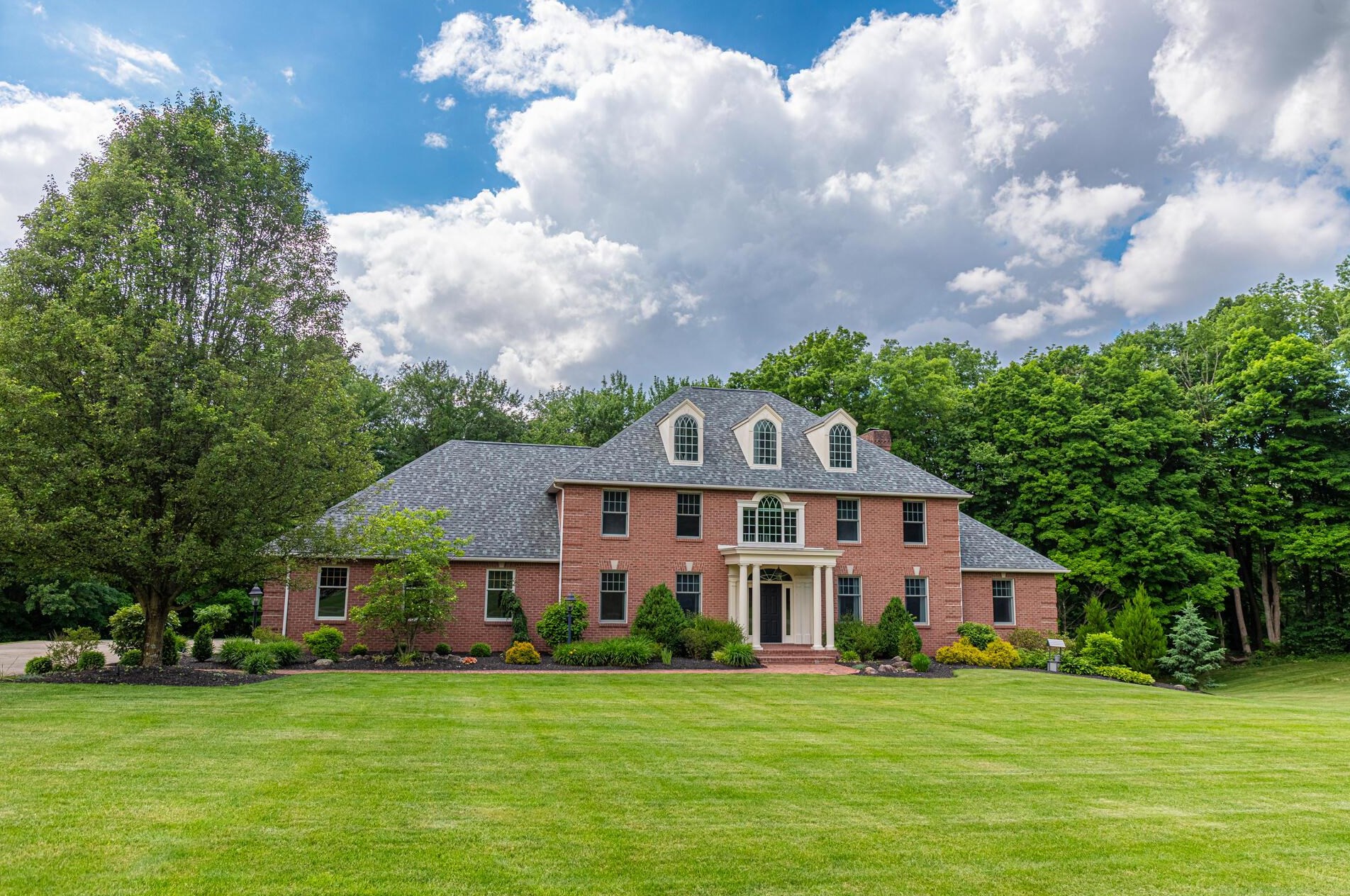 1385 Angus Dr, Mansfield, OH 44903-6939