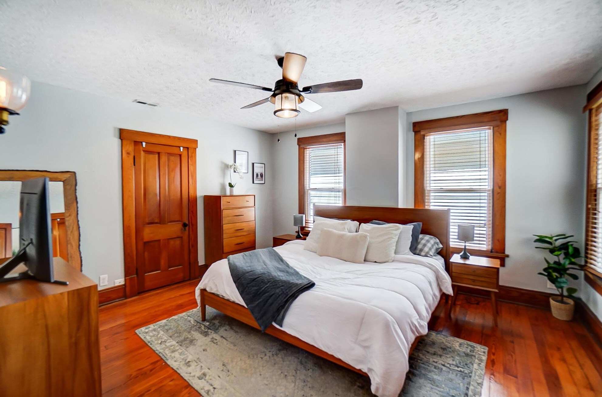 364 Reinhard Ave, Columbus OH  43206-2757 exterior