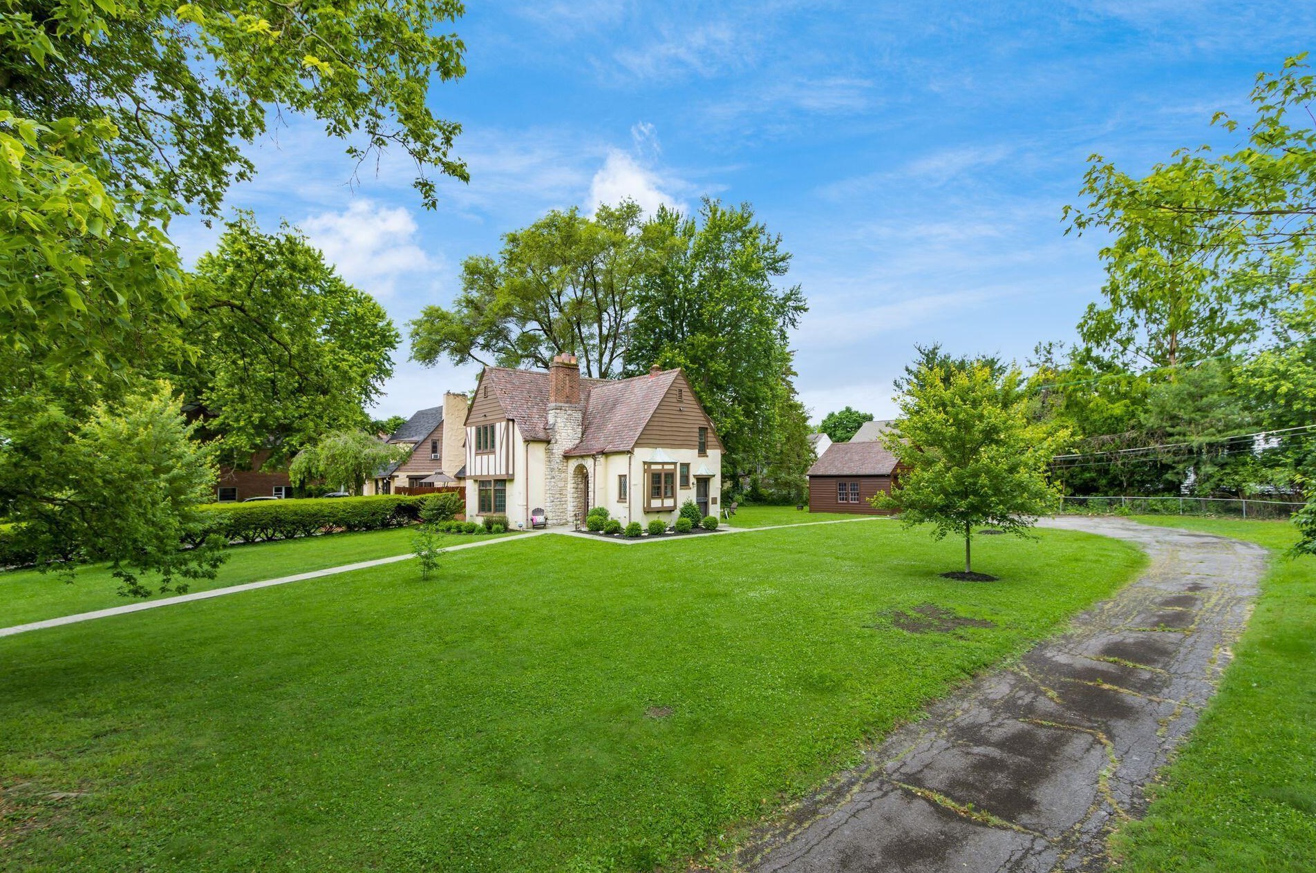 241 Nelson Rd, Columbus OH 43205-3301 exterior