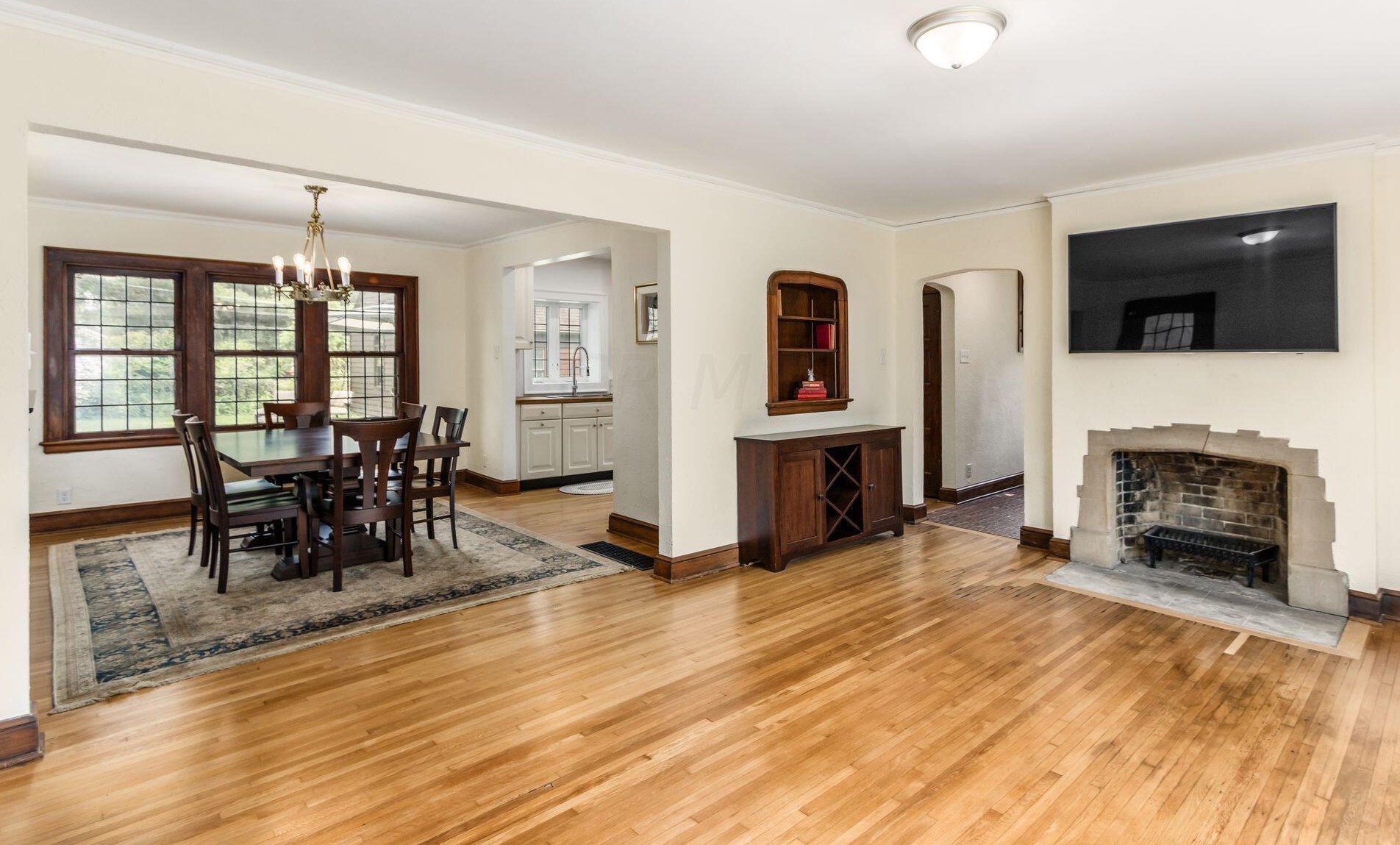 241 Nelson Rd, Columbus OH 43205-3301 exterior