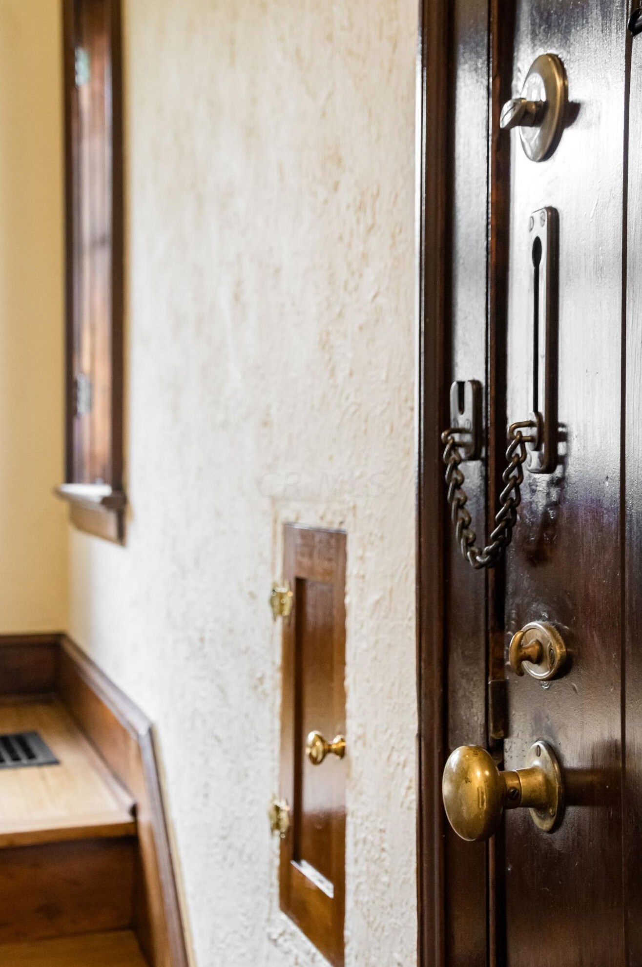 241 Nelson Rd, Columbus OH 43205-3301 exterior