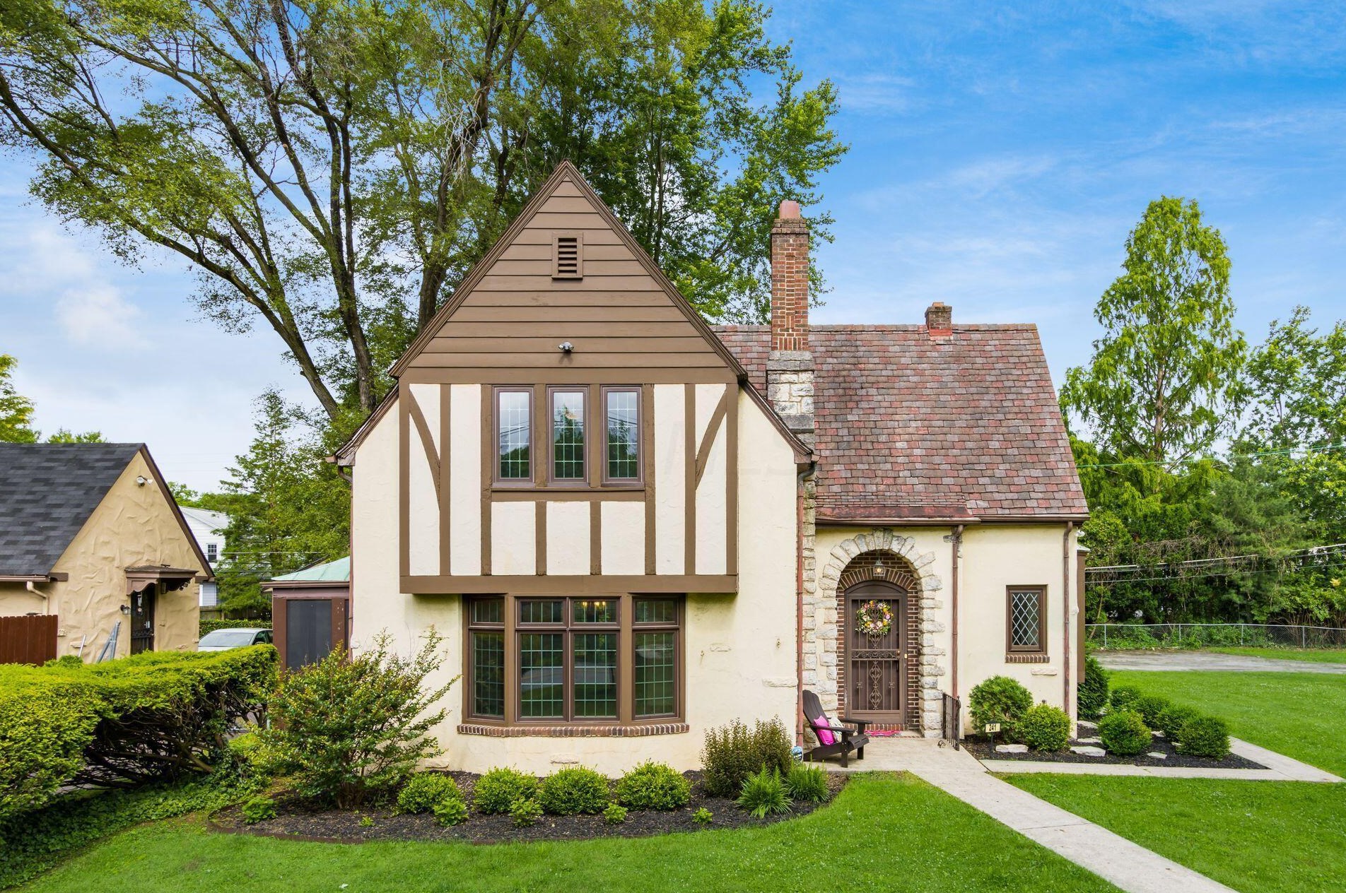 241 Nelson Rd, Columbus, OH 43205-3301