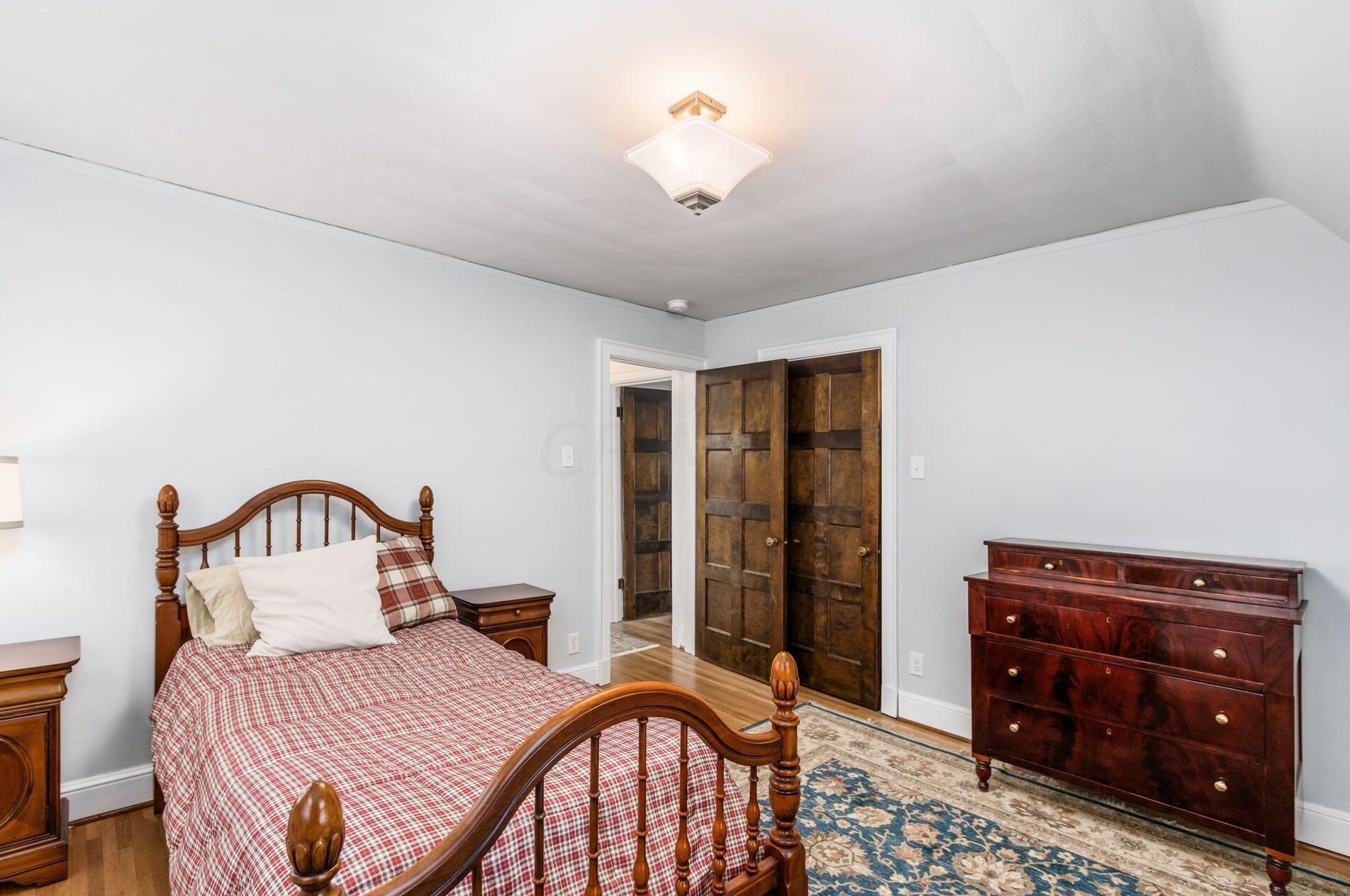 241 Nelson Rd, Columbus OH 43205-3301 exterior