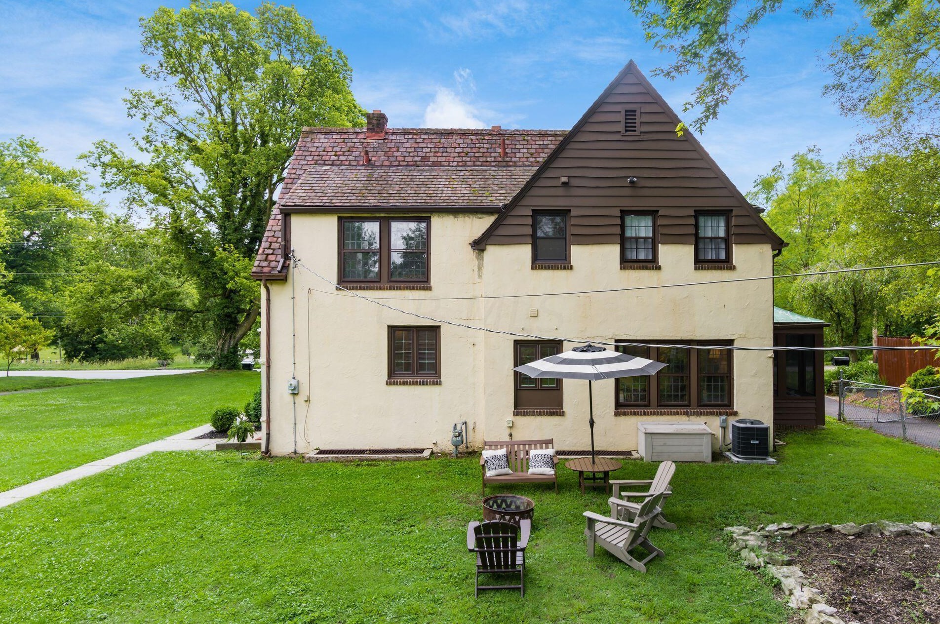 241 Nelson Rd, Columbus OH 43205-3301 exterior