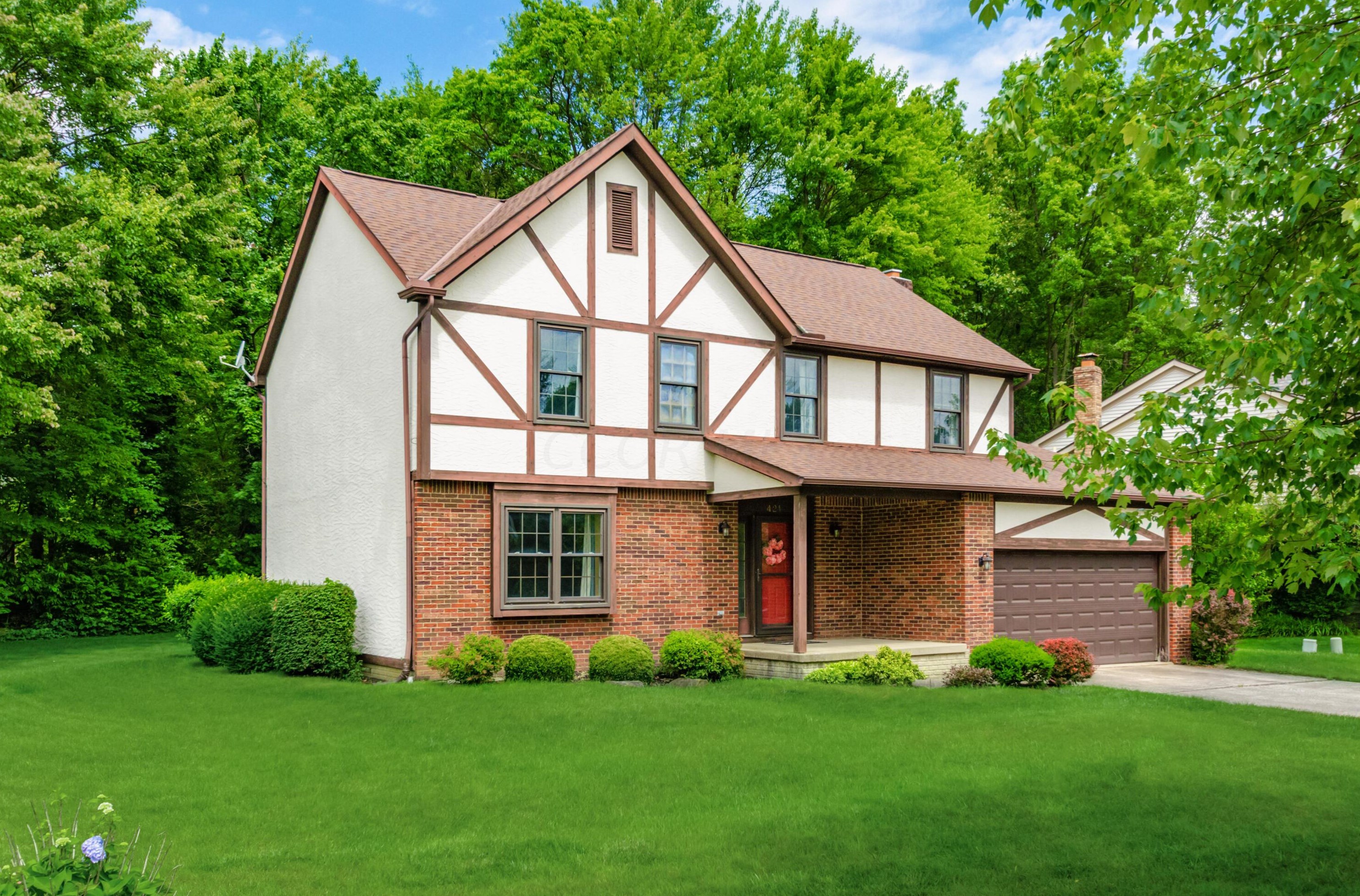 421 Spruce Hill Dr, Columbus, OH 43230-3663