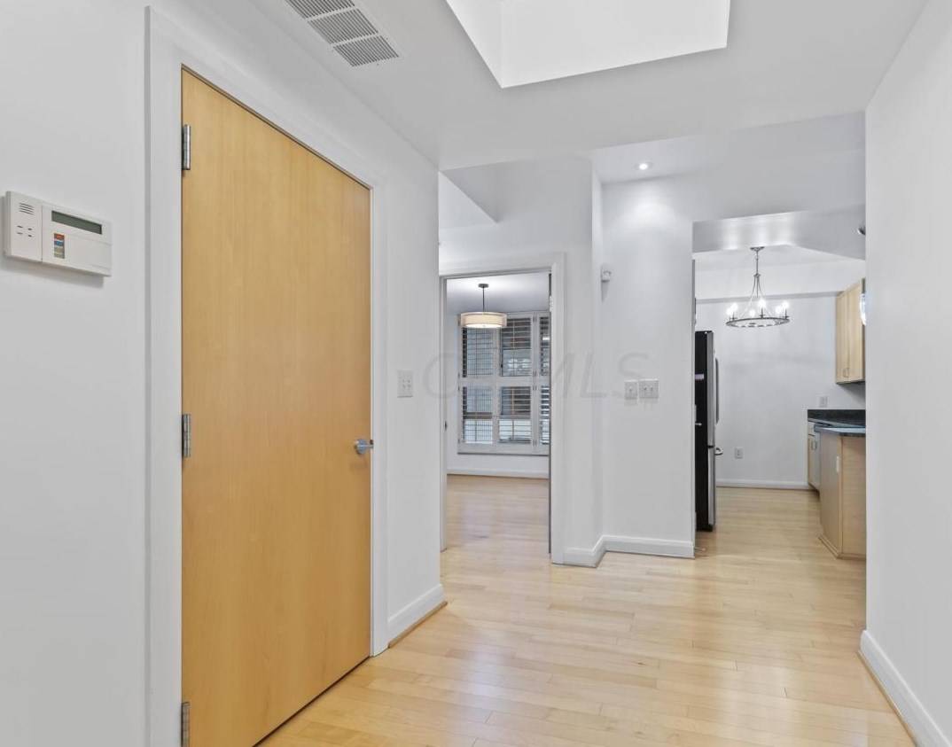 196 S Grant Ave #605, Columbus, OH 43215