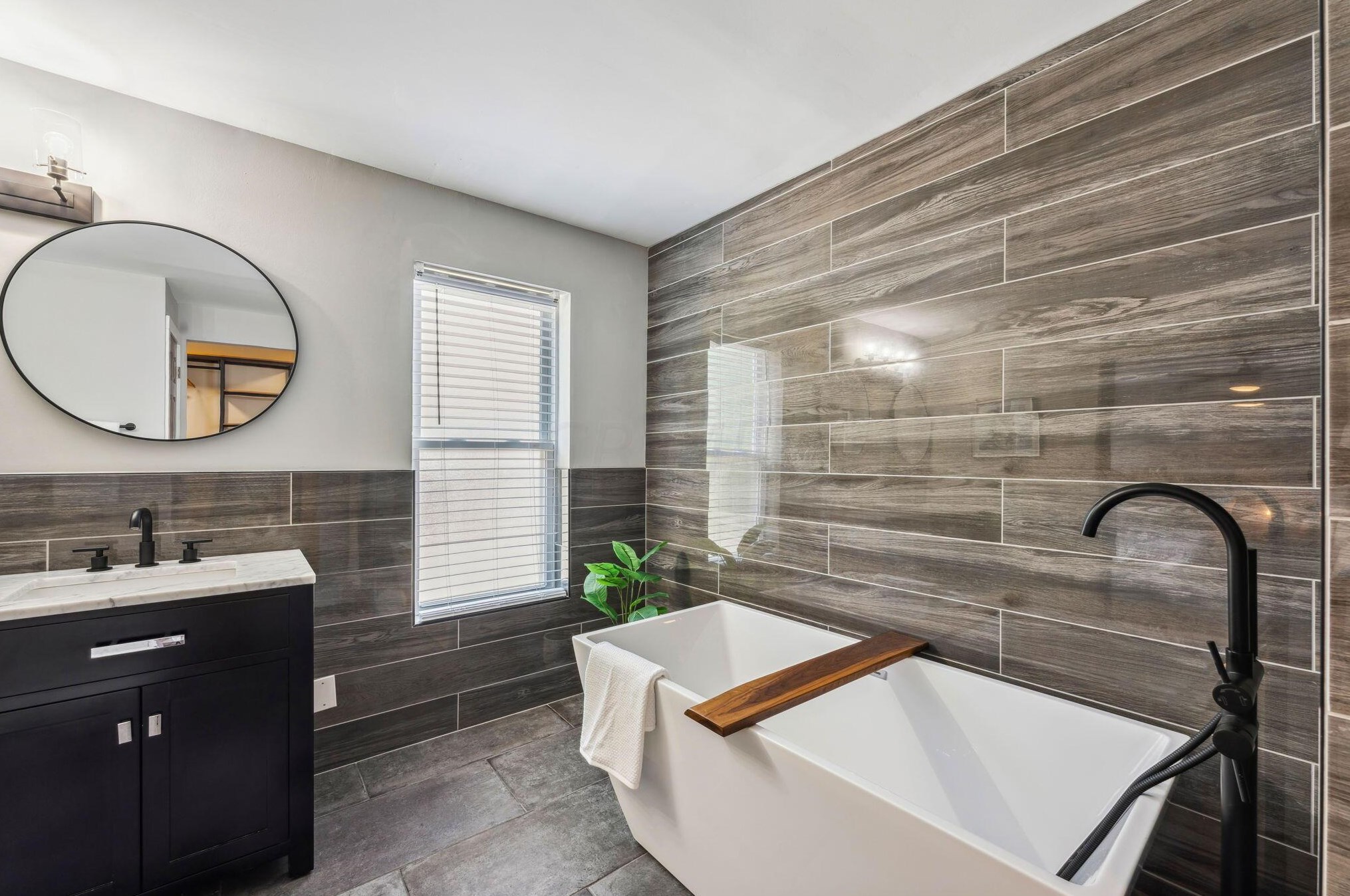 337 Linwood Ave, Columbus OH 43207-1430 exterior