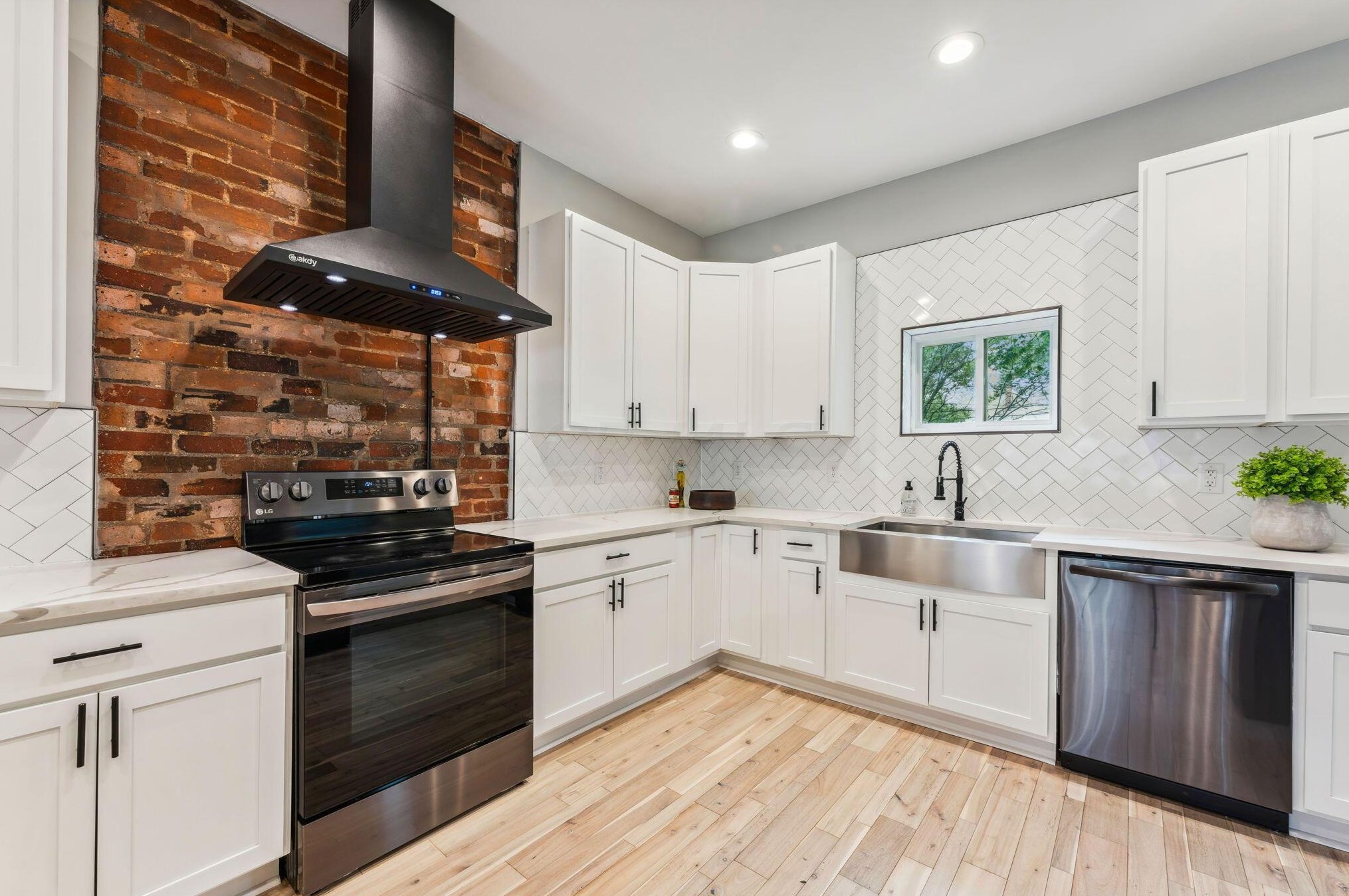 337 Linwood Ave, Columbus OH 43207-1430 exterior