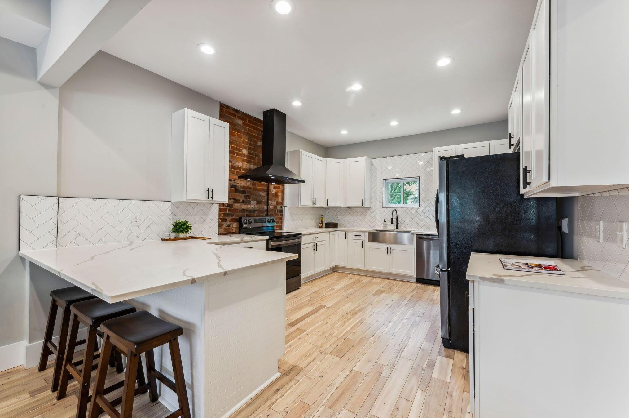 337 Linwood Ave, Columbus OH 43207-1430 exterior