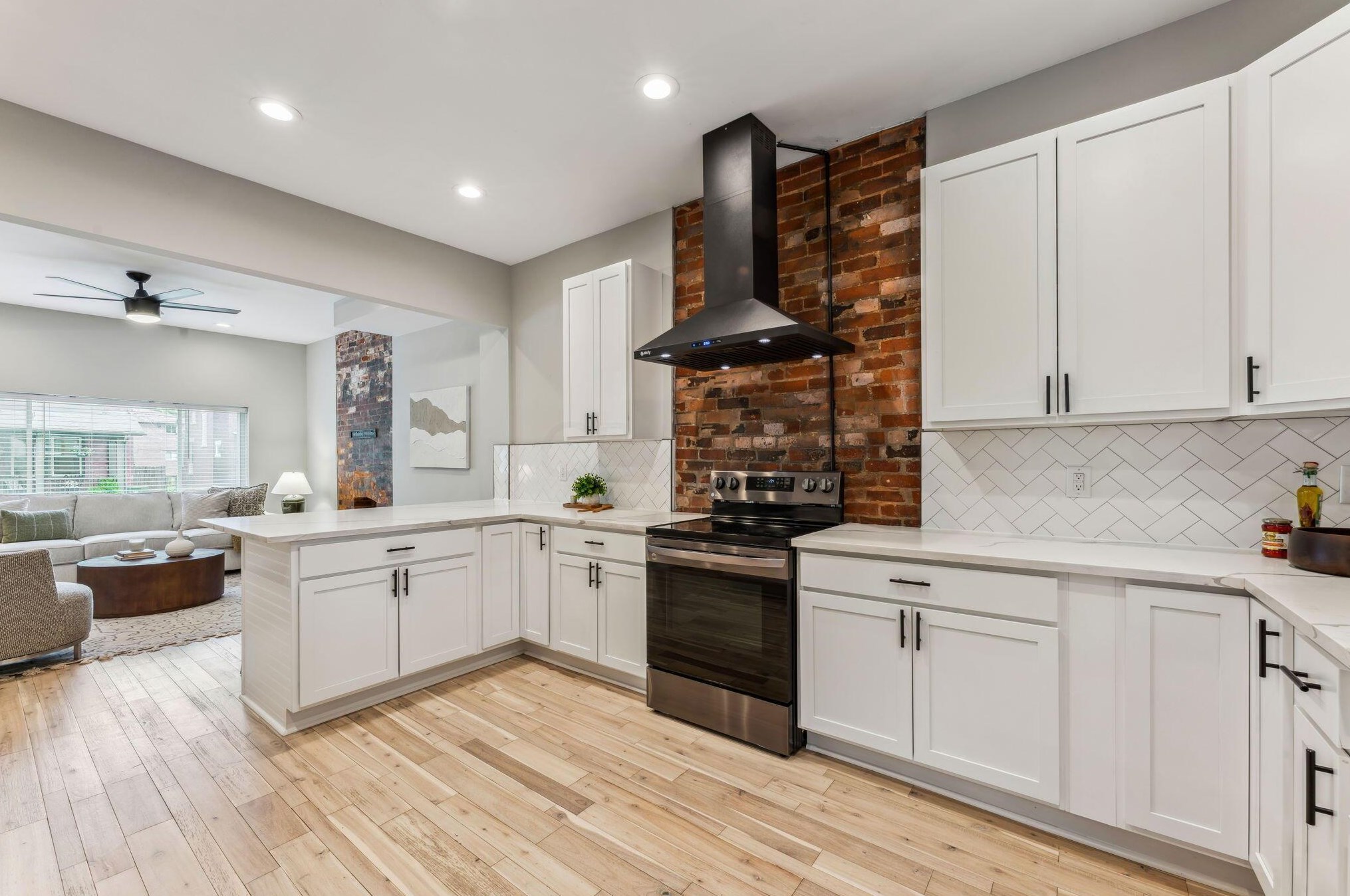 337 Linwood Ave, Columbus OH 43207-1430 exterior