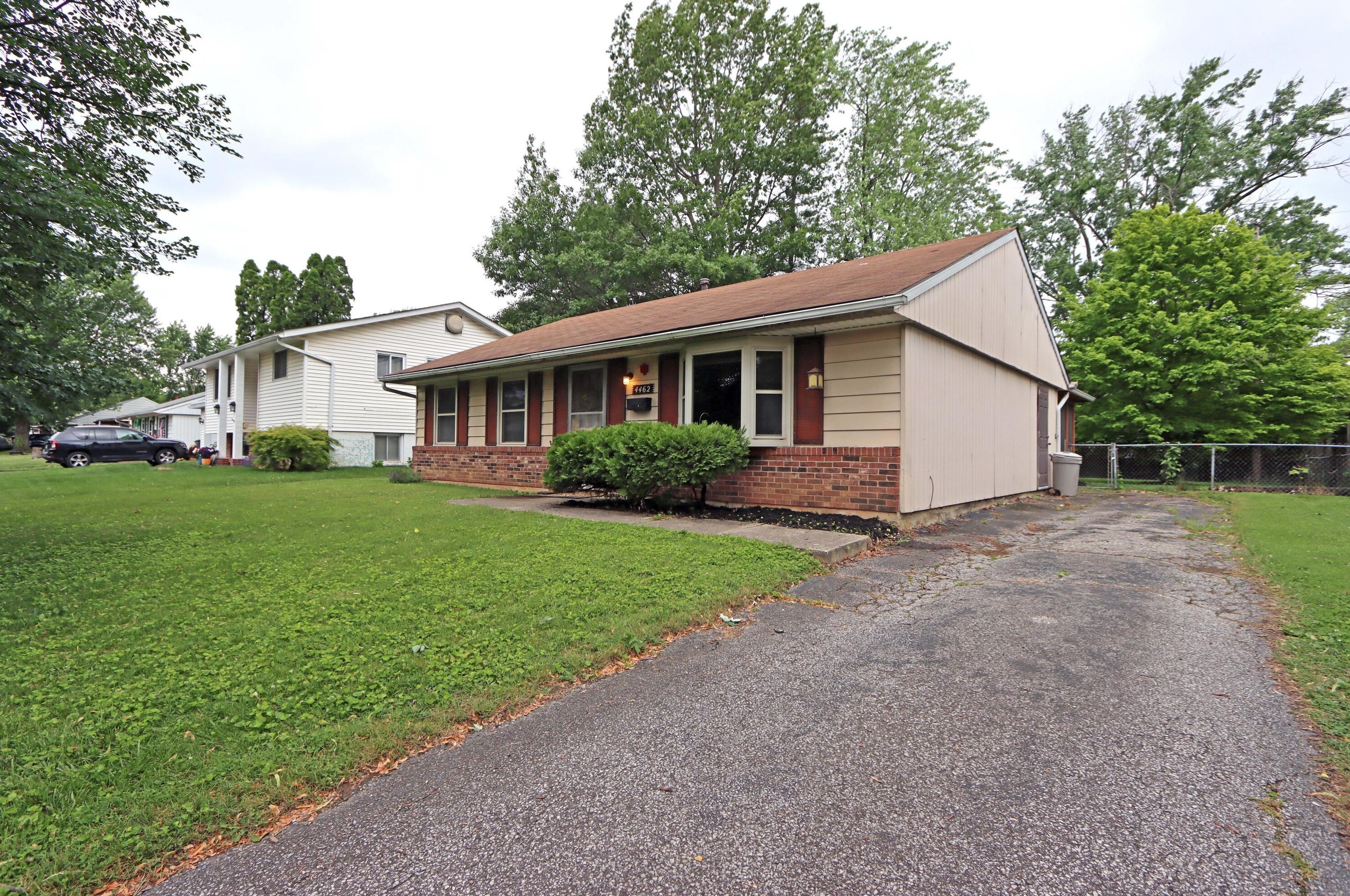 4462 Moraine Ave, Hilliard, OH 43026-1820
