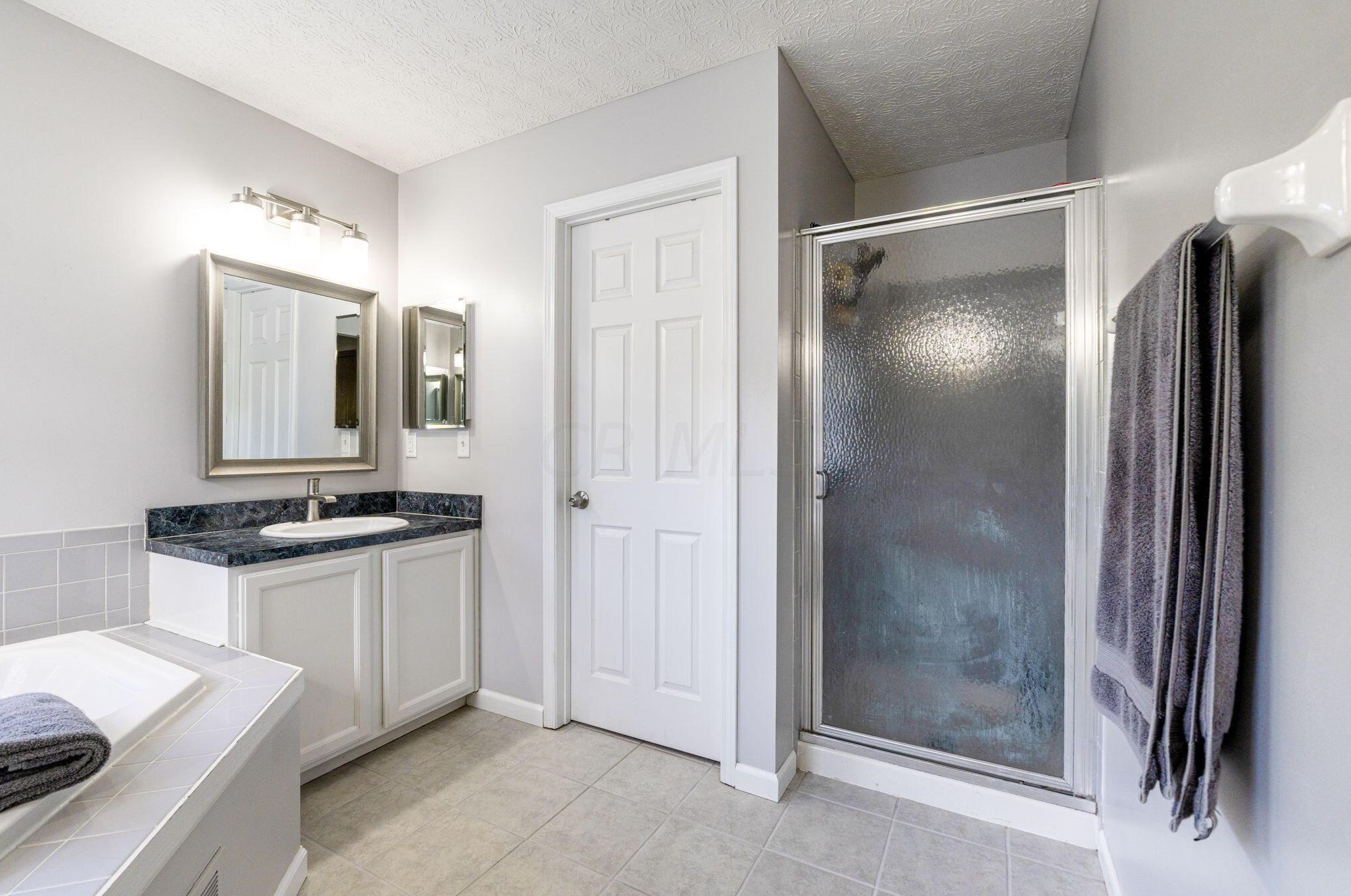 6232 Pinefield Dr, Hilliard OH  43026-7705 exterior