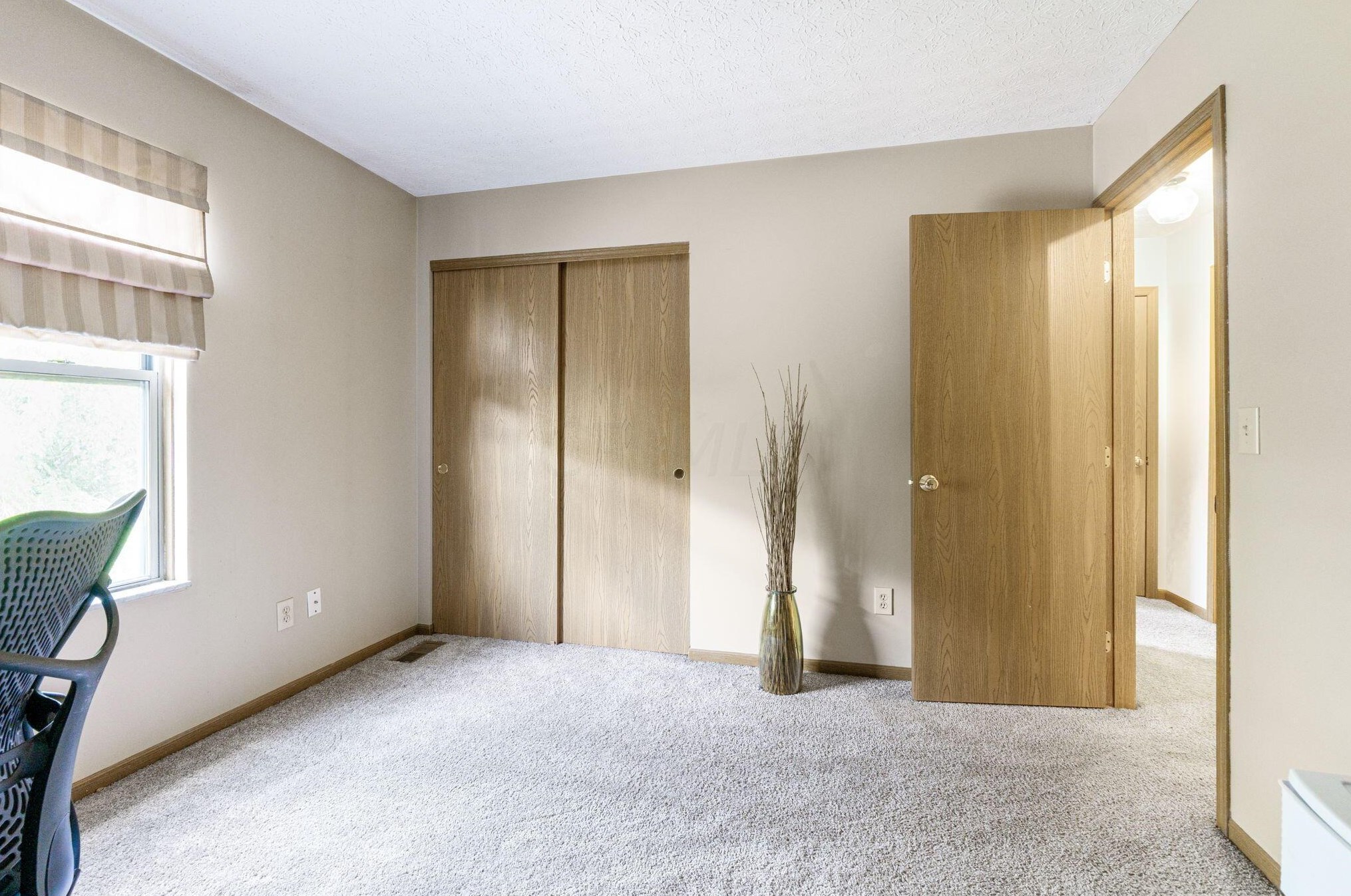 6232 Pinefield Dr, Hilliard OH  43026-7705 exterior