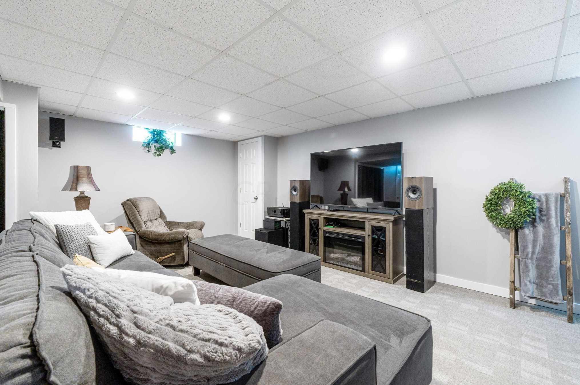 6232 Pinefield Dr, Hilliard OH  43026-7705 exterior