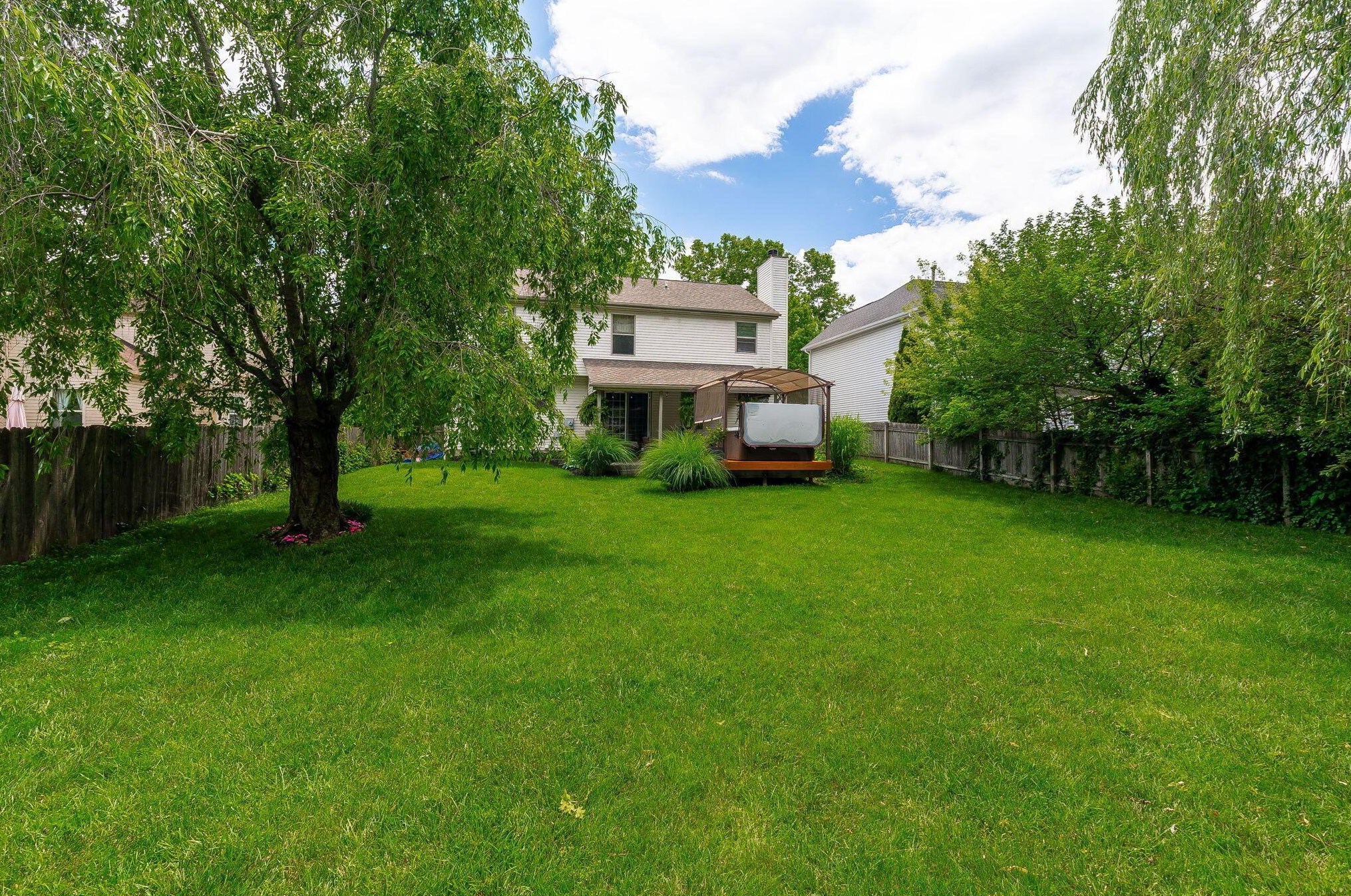 6232 Pinefield Dr, Hilliard OH  43026-7705 exterior