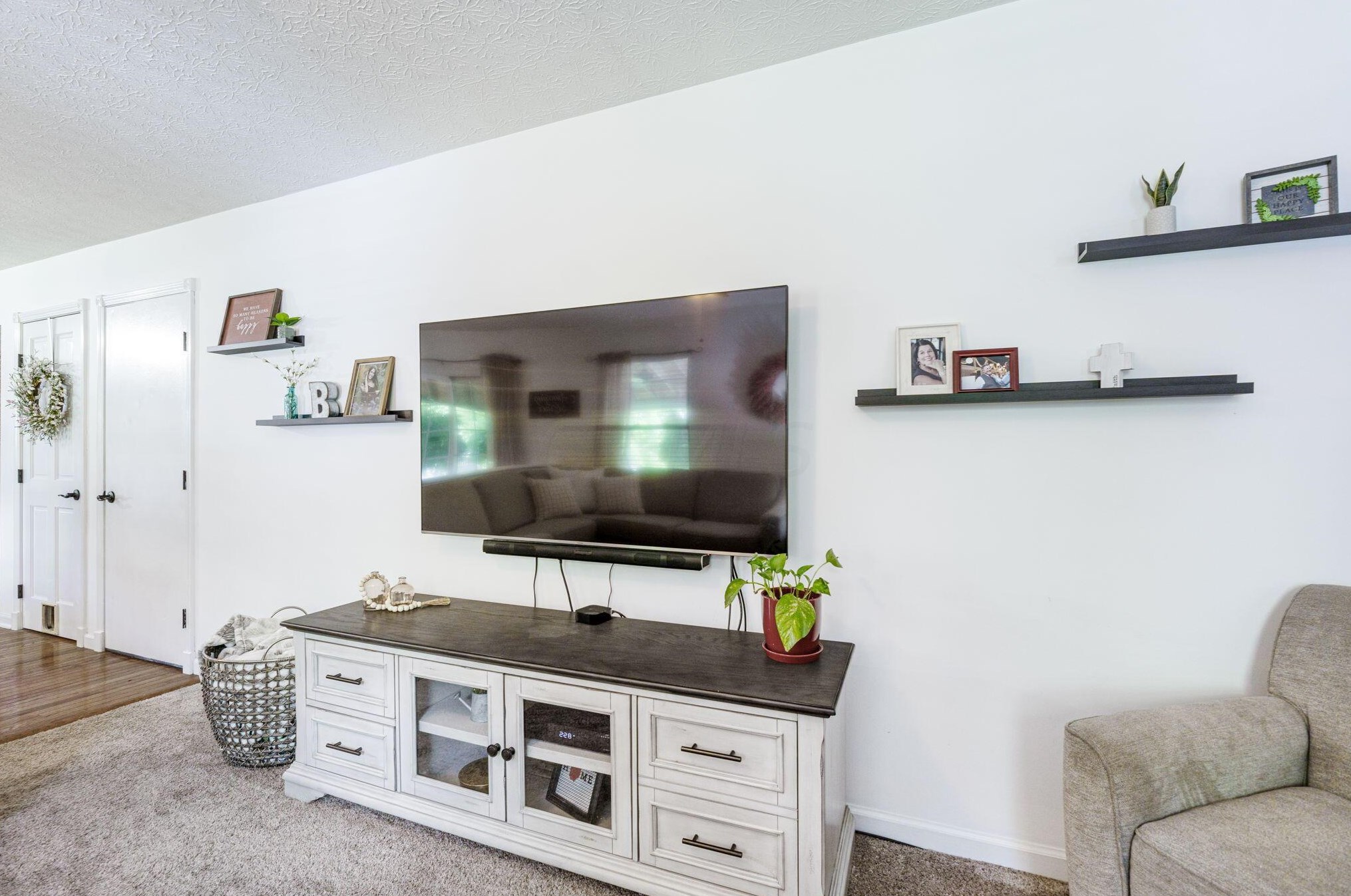 6232 Pinefield Dr, Hilliard OH  43026-7705 exterior