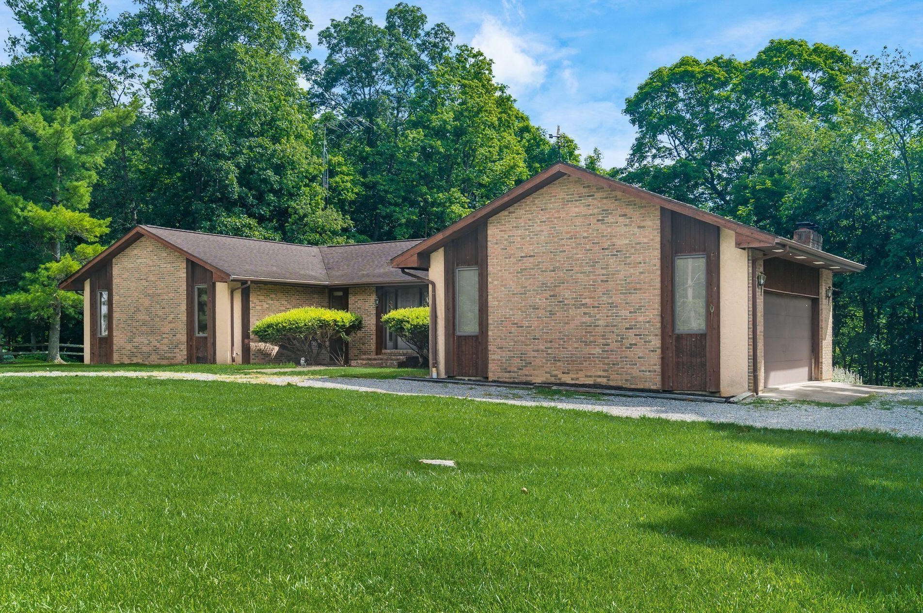 13270 Darby Creek Rd, Orient, OH 43146-9743
