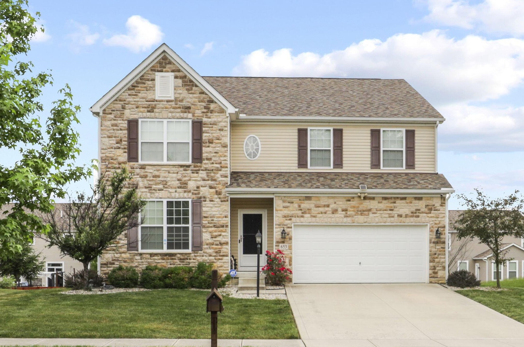653 Preston Trails Dr, Pickerington, OH 43147-2111