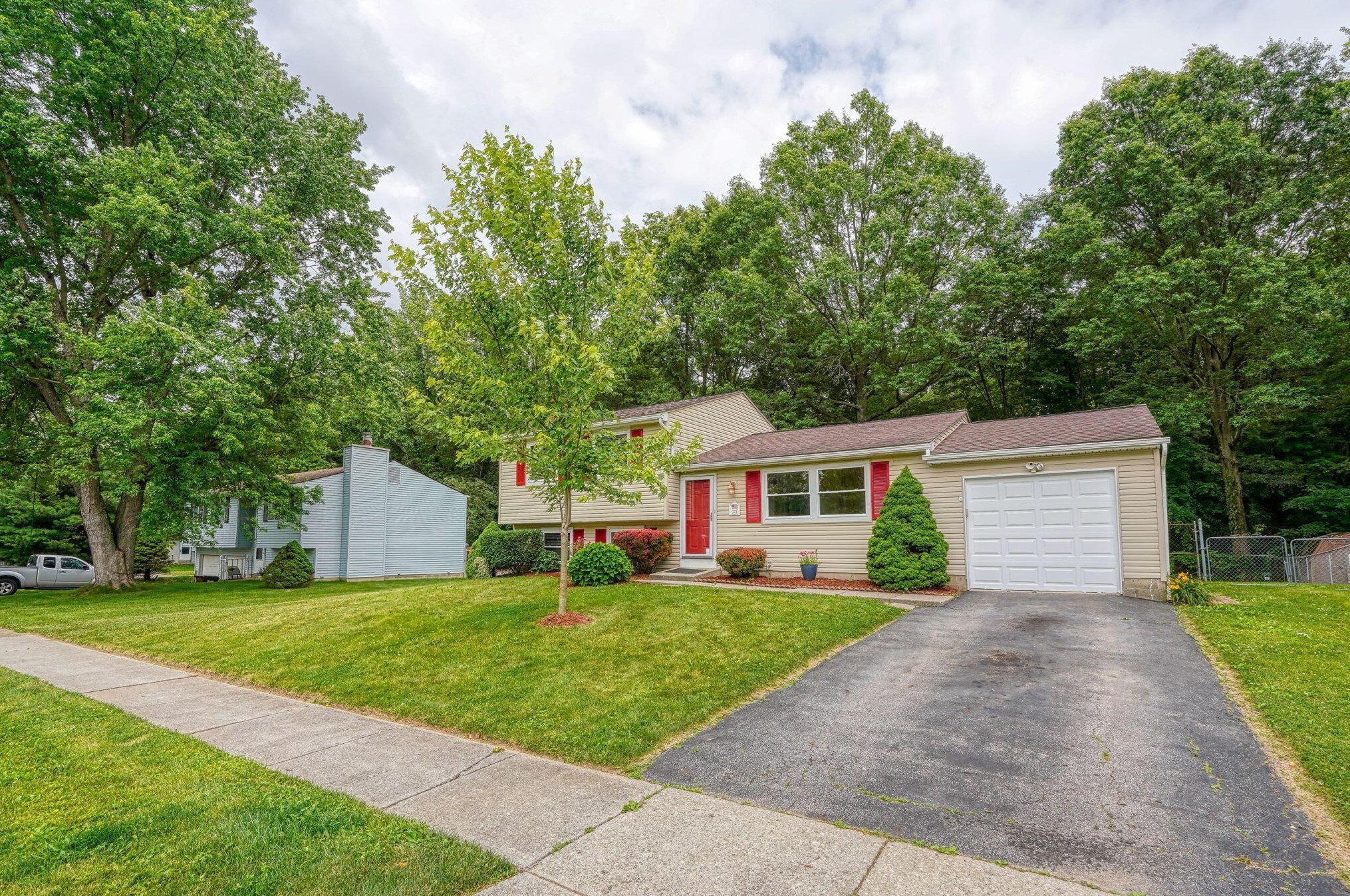 372 Sycamore Dr, Pickerington OH  43147-1399 exterior