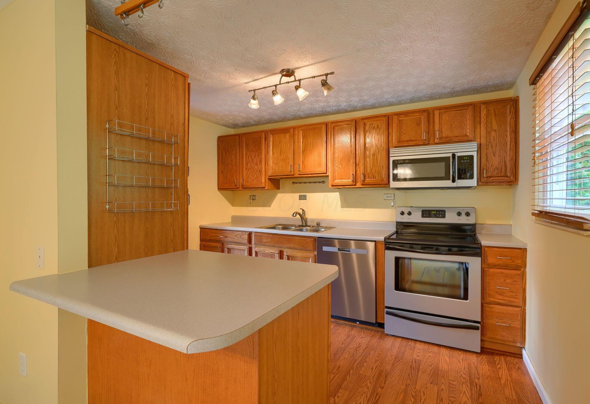 372 Sycamore Dr, Pickerington OH  43147-1399 exterior