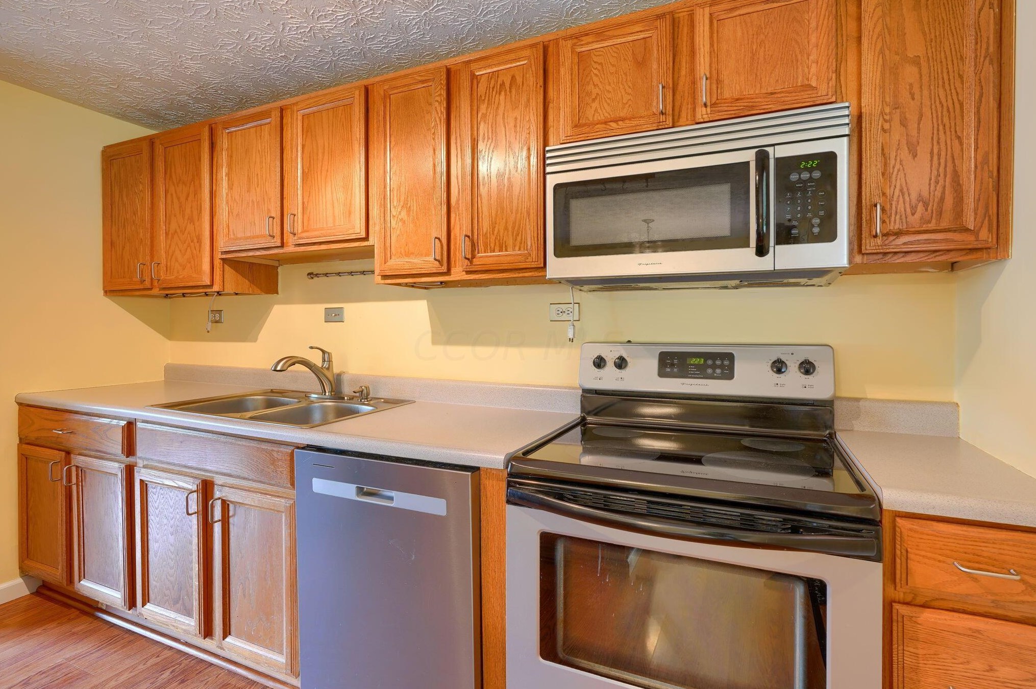 372 Sycamore Dr, Pickerington OH  43147-1399 exterior