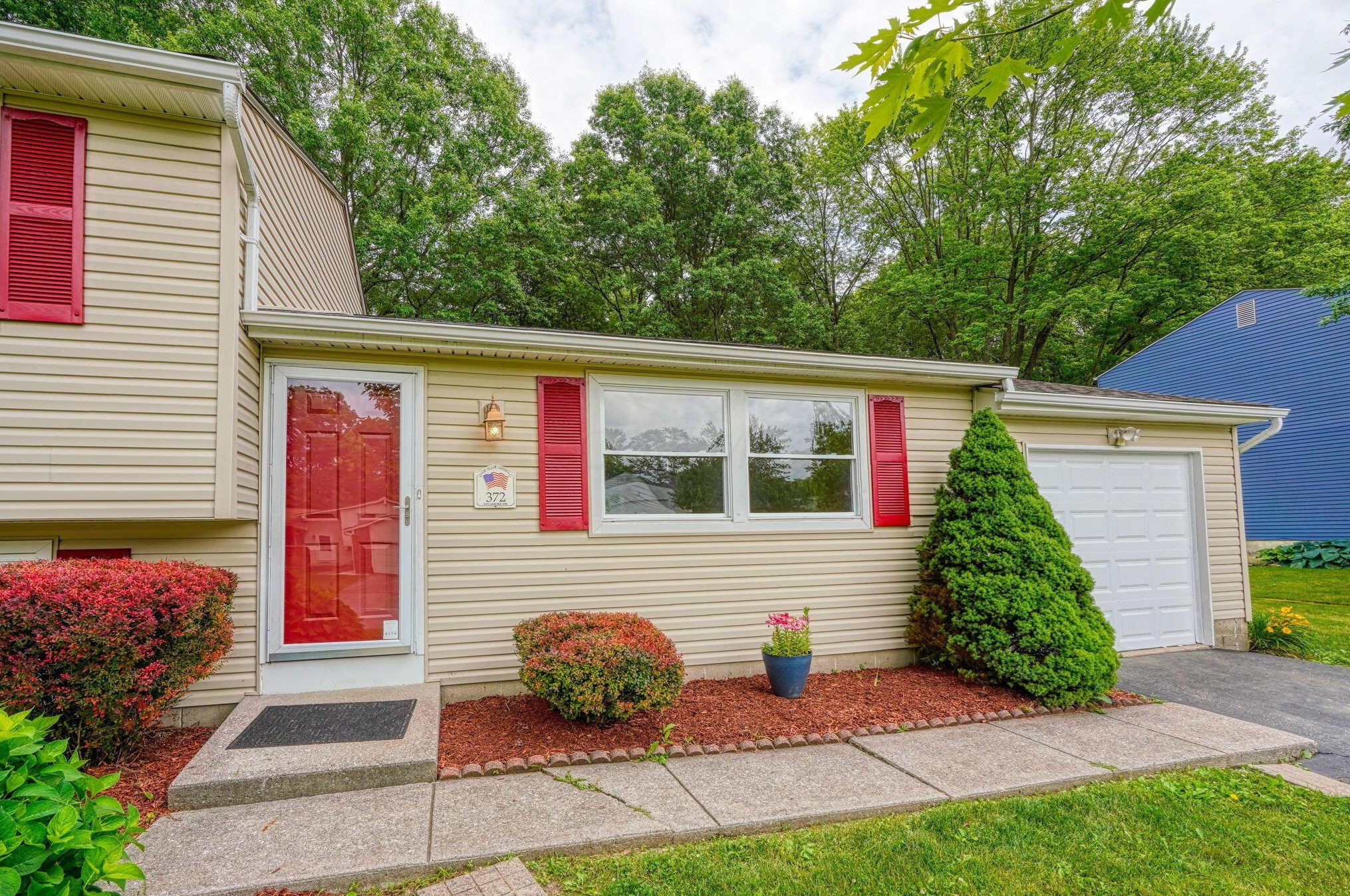 372 Sycamore Dr, Pickerington OH  43147-1399 exterior