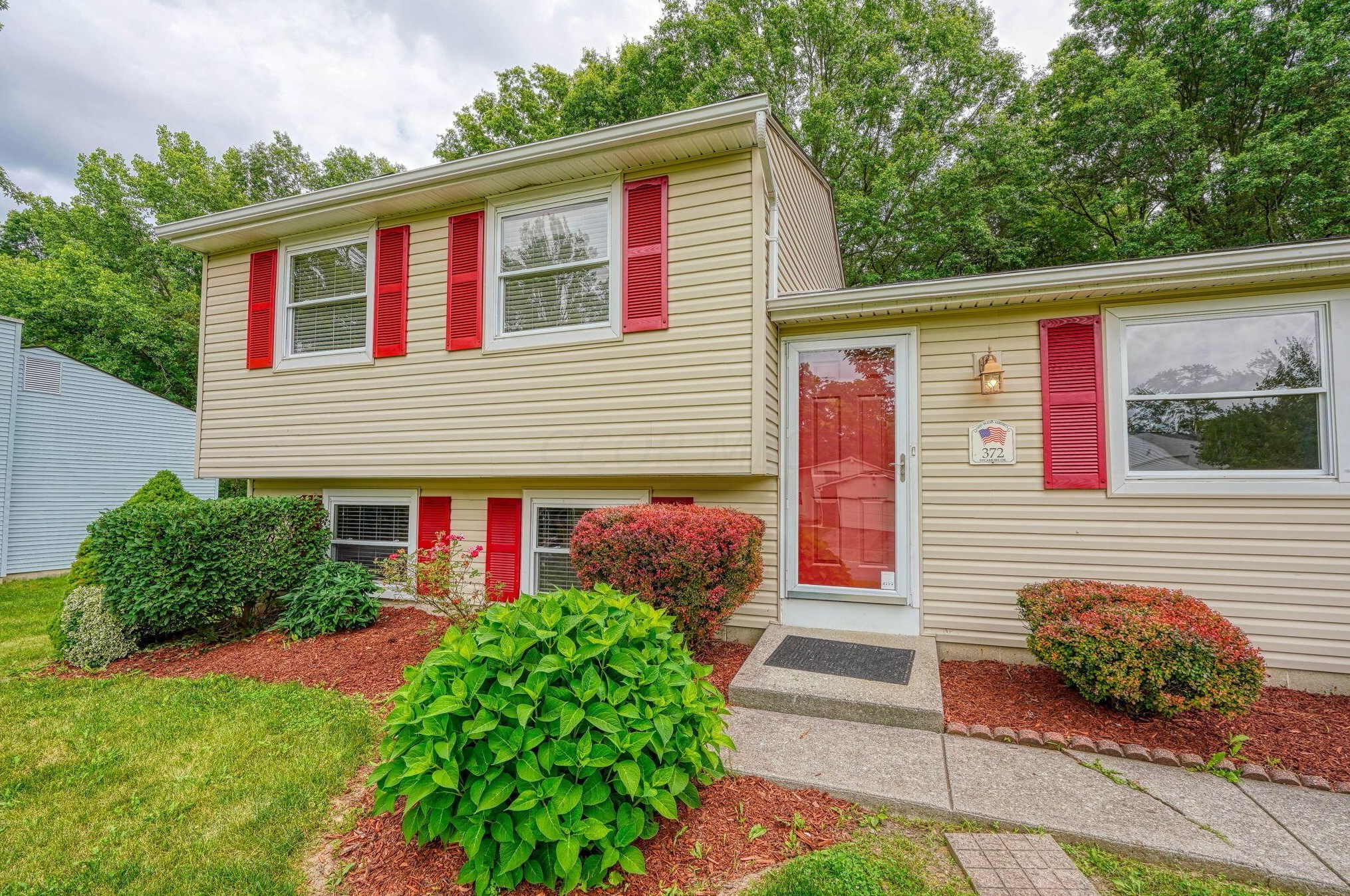 372 Sycamore Dr, Pickerington, OH 43147-1399