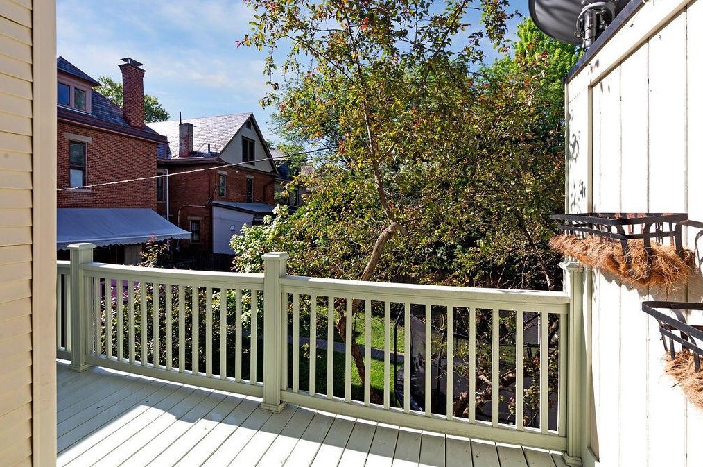 295 1st Ave, Columbus OH 43201-3389 exterior