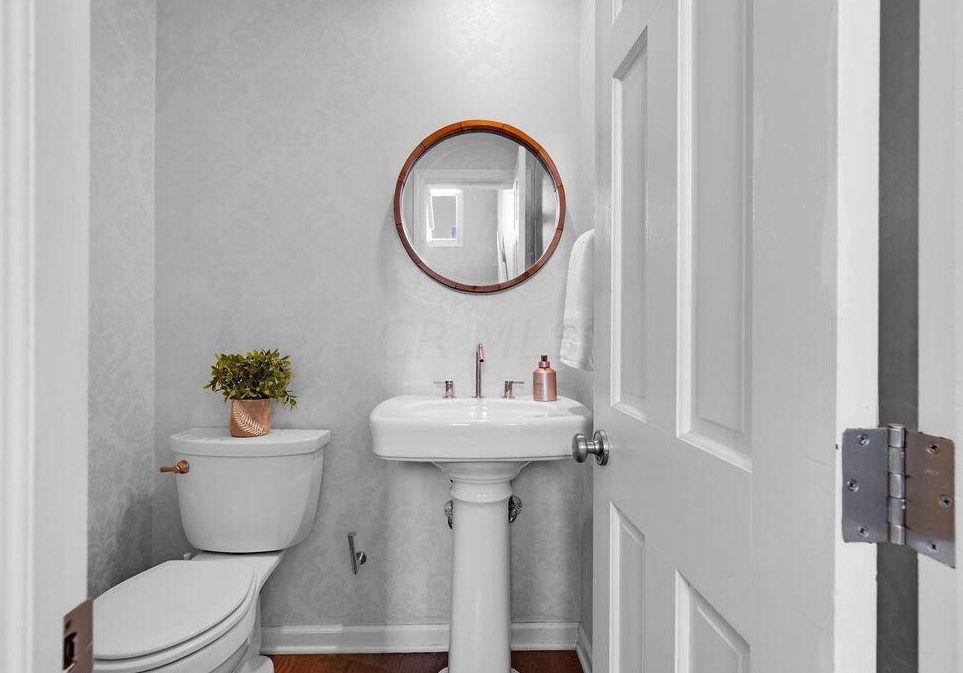 295 1st Ave, Columbus OH 43201-3389 exterior