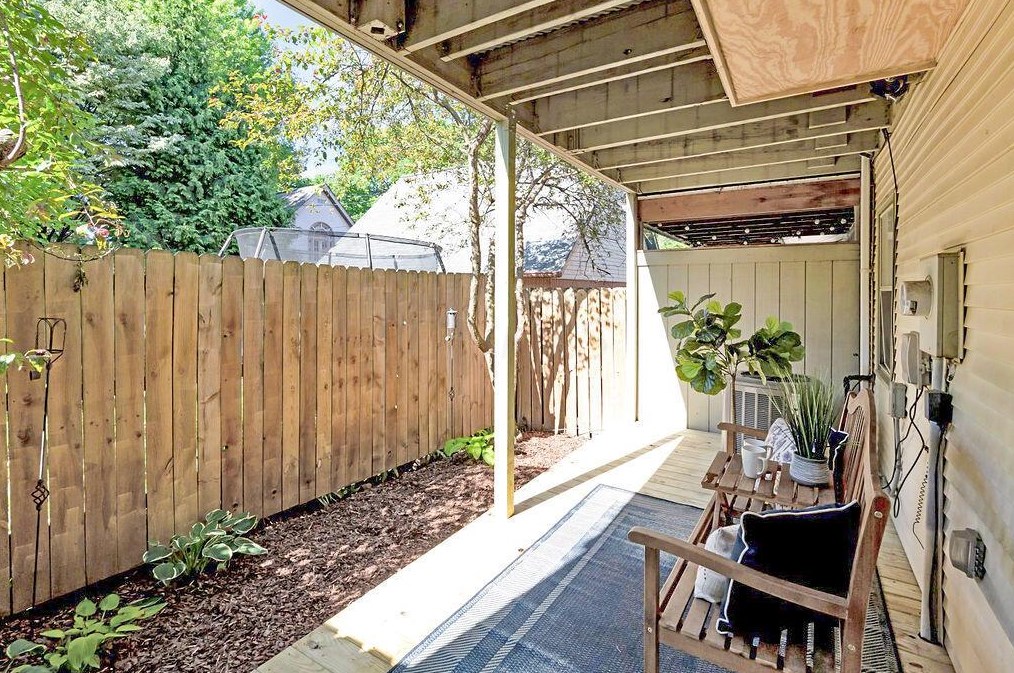 295 1st Ave, Columbus OH 43201-3389 exterior