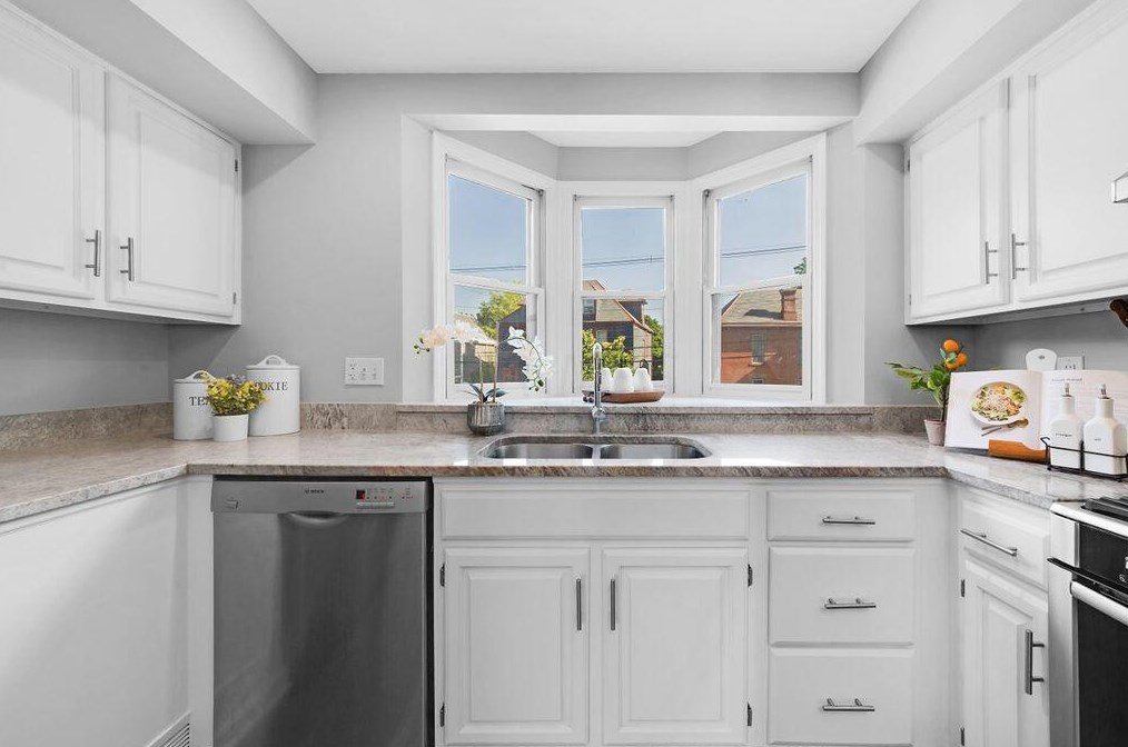 295 1st Ave, Columbus OH 43201-3389 exterior