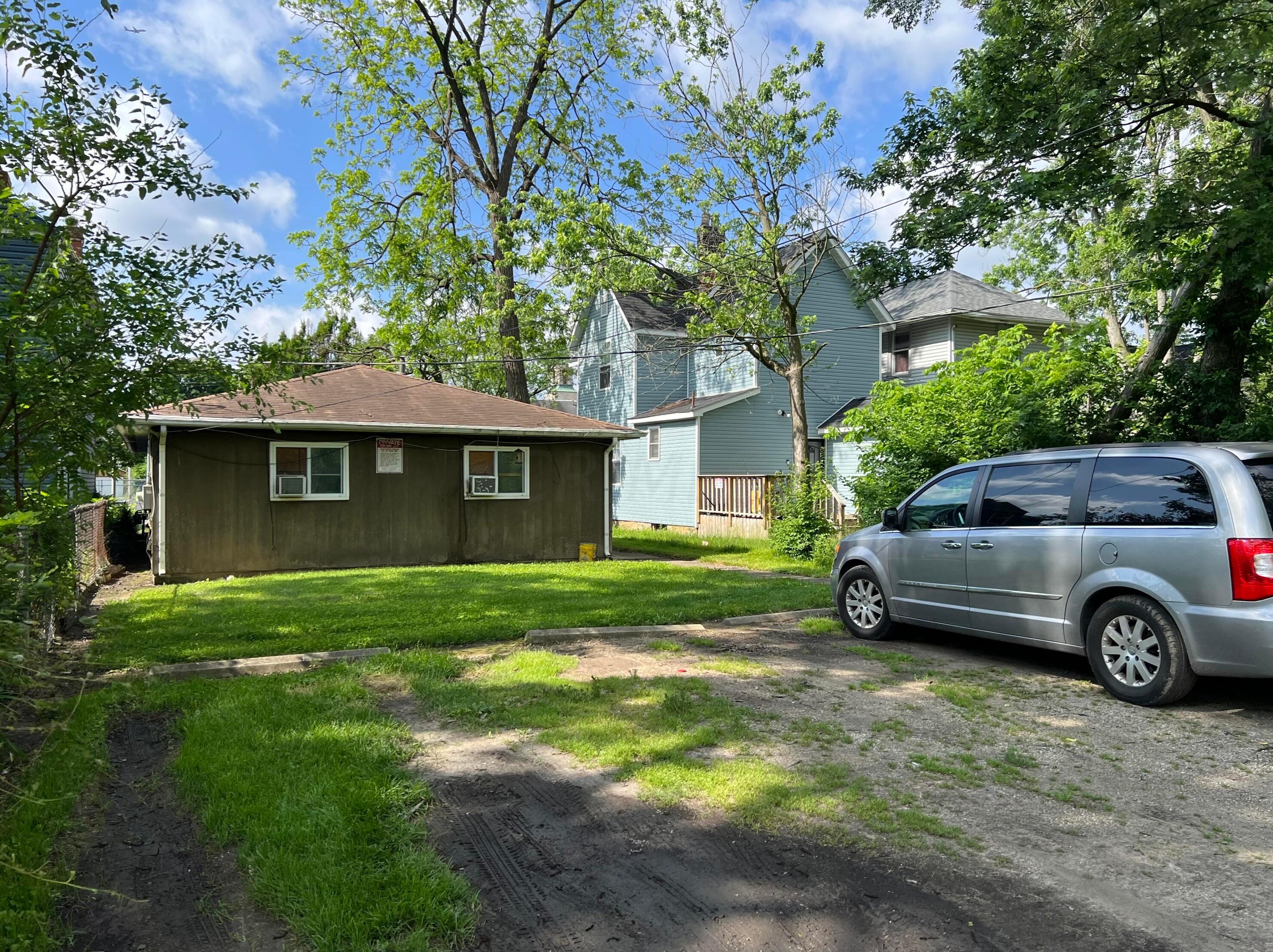 1662-1664 Aberdeen Ave, Columbus, OH 43211