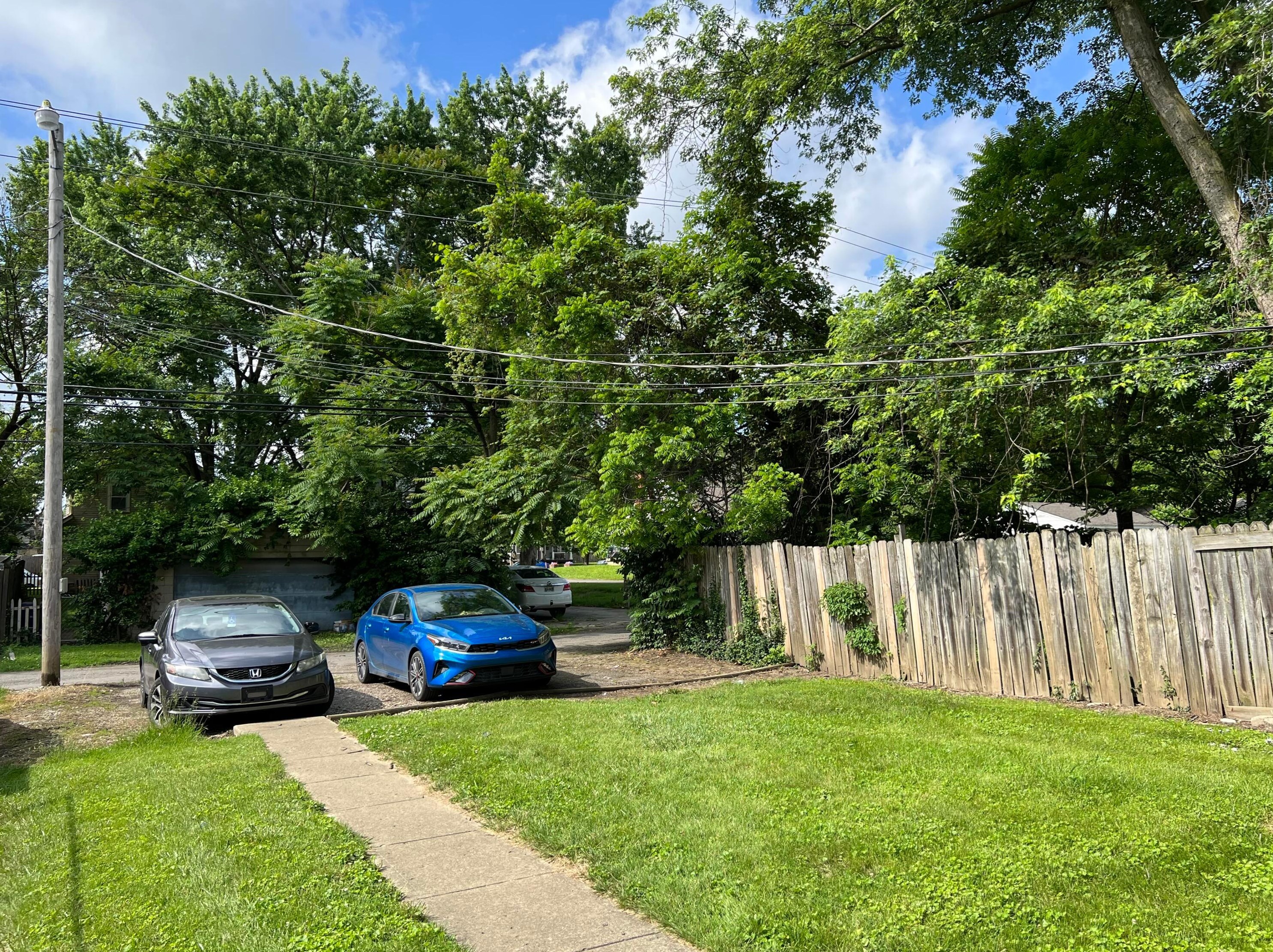 1661-1663 E Weber Rd, Columbus, OH 43211