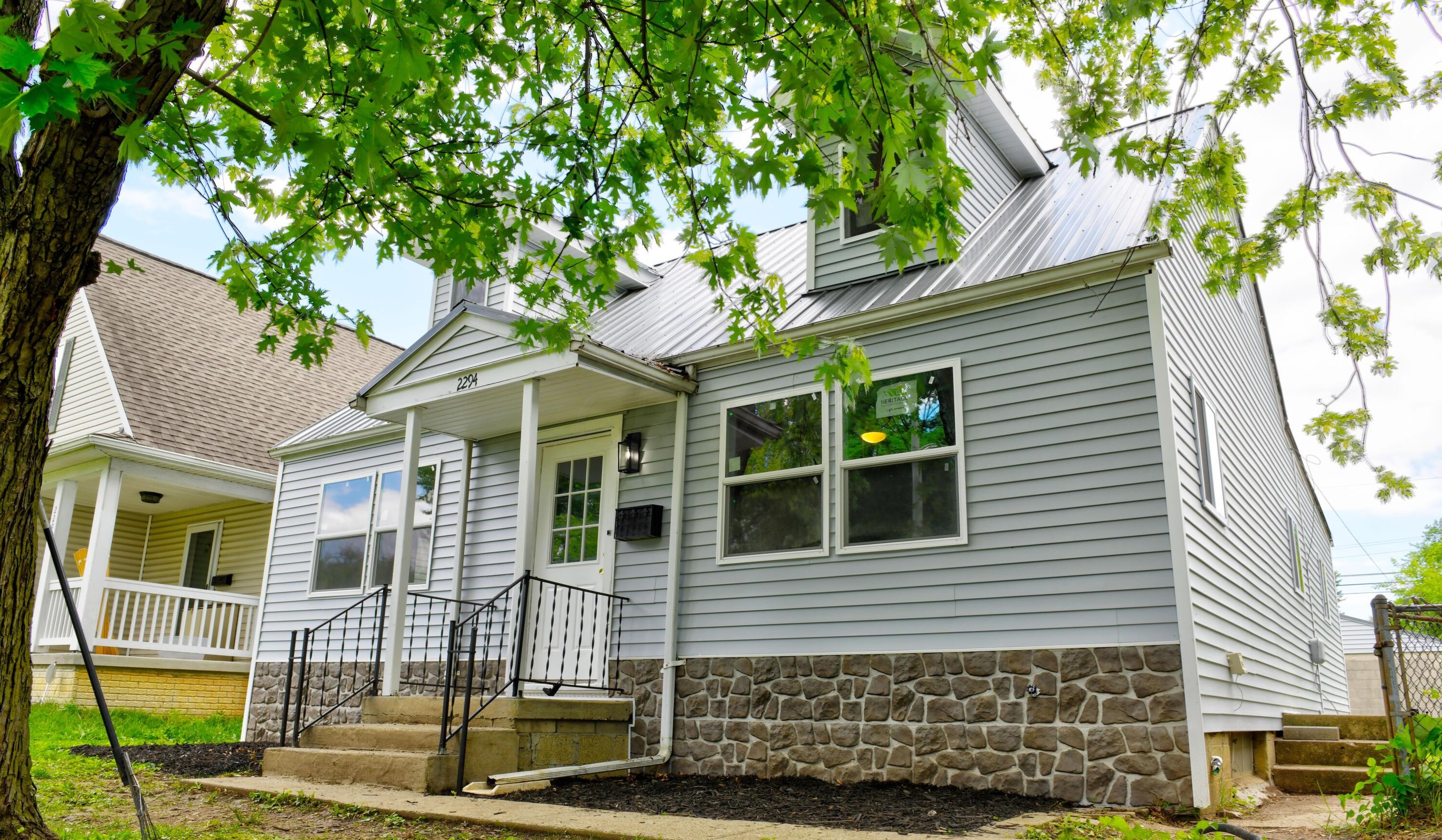 2294 Hiawatha Park Dr, Columbus, OH 43211