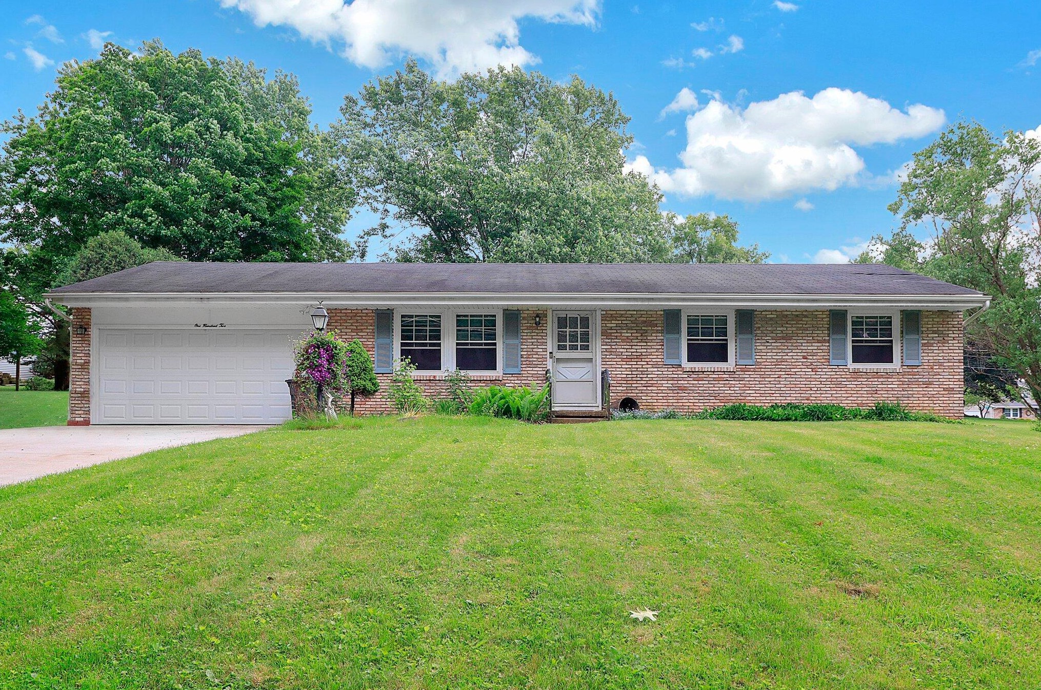 102 Park Rd, Mount Vernon, OH 43050-3826
