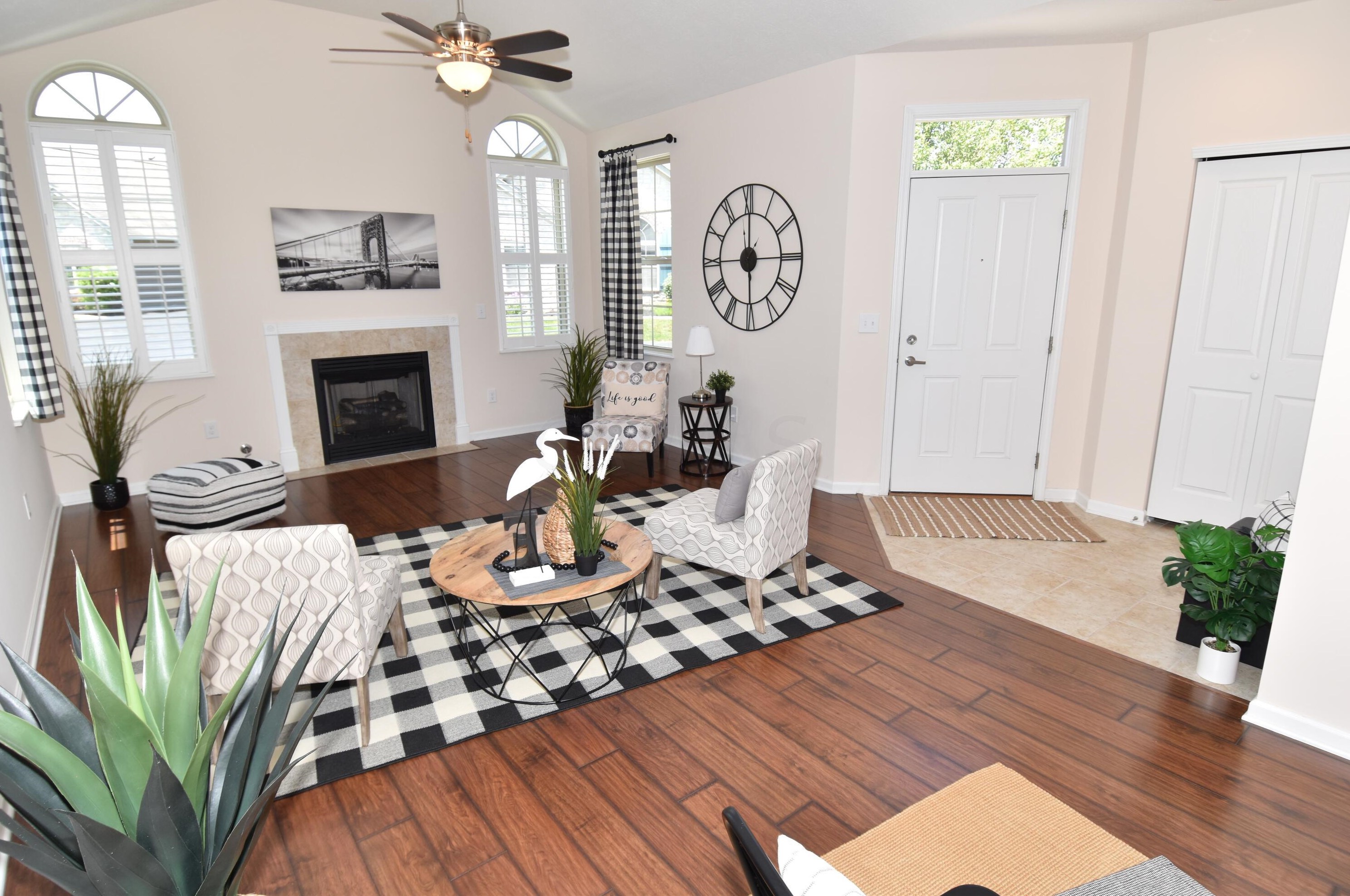 235 Stonegate Loop, Pataskala, OH 43062-7111