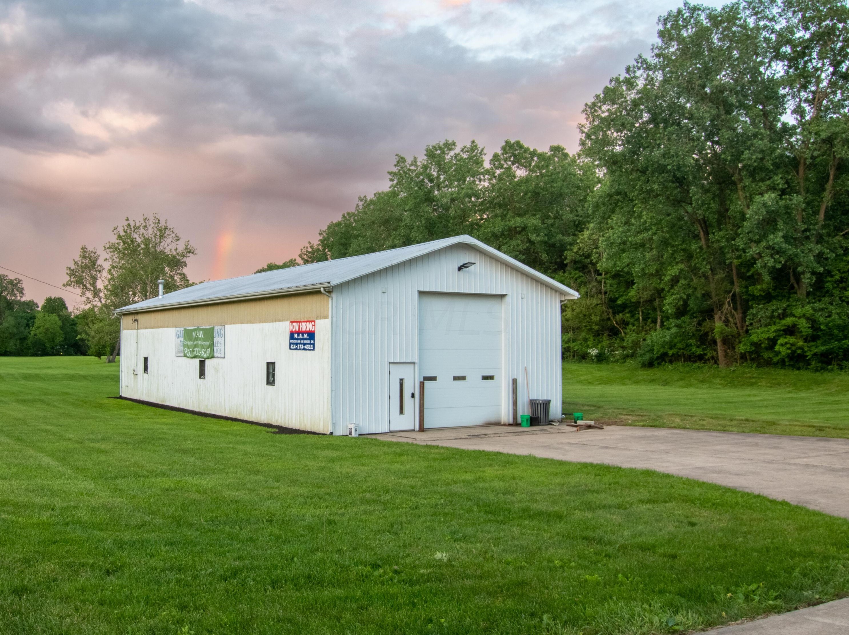 7106 Columbus Rd, Mount Vernon OH  43050-4040 exterior