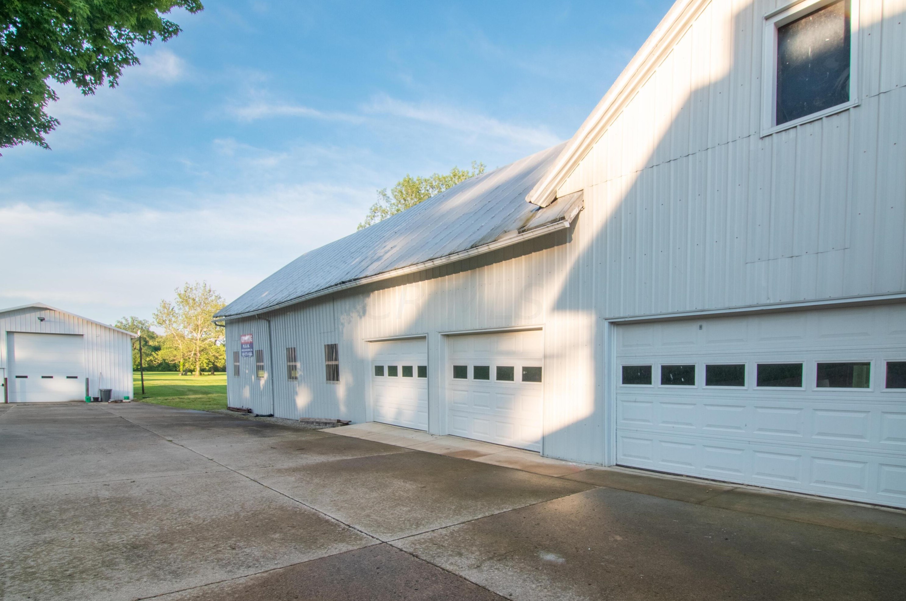 7106 Columbus Rd, Mount Vernon OH  43050-4040 exterior