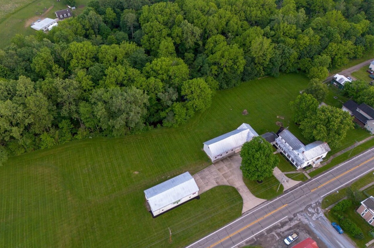 7106 Columbus Rd, Mount Vernon OH  43050-4040 exterior