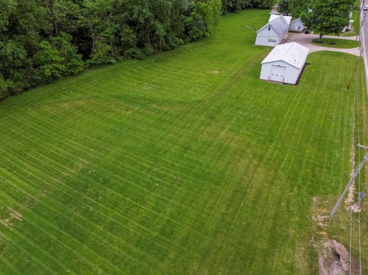 7106 Columbus Rd, Mount Vernon OH  43050-4040 exterior