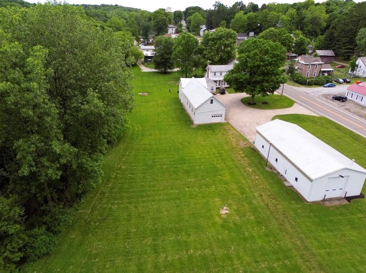 7106 Columbus Rd, Mount Vernon OH  43050-4040 exterior