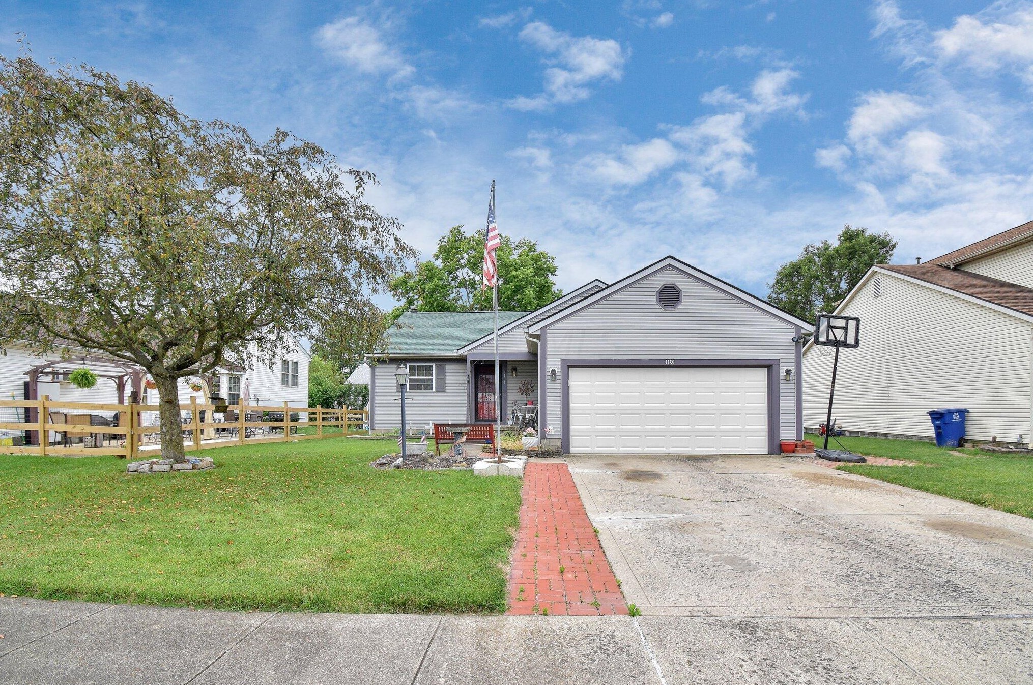 1101 Esther Dr, Columbus, OH 43207-7221