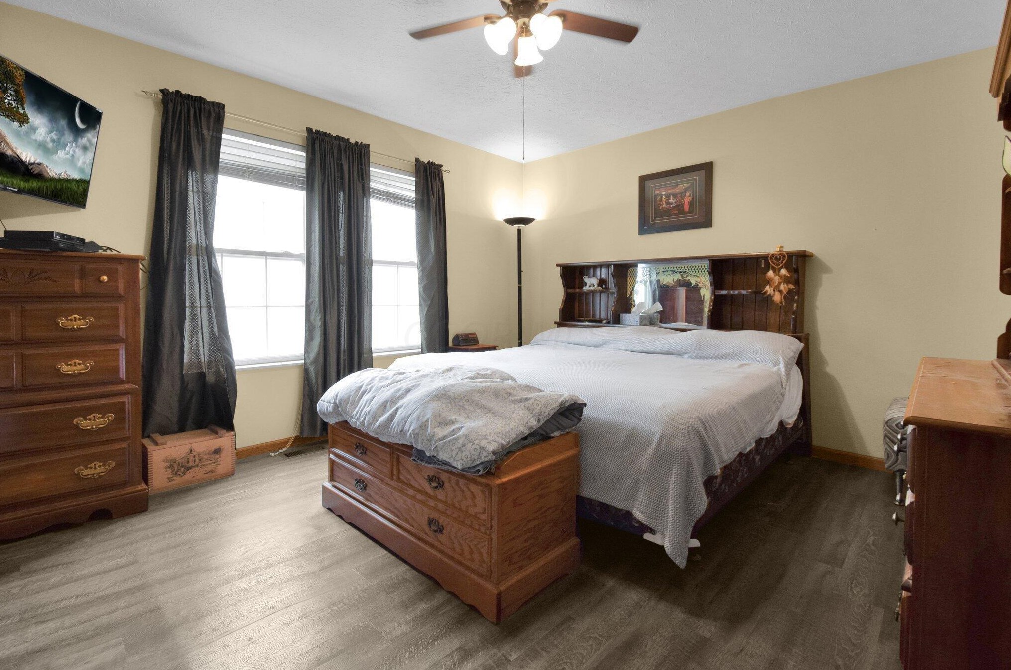 1101 Esther Dr, Columbus OH  43207-4277 exterior