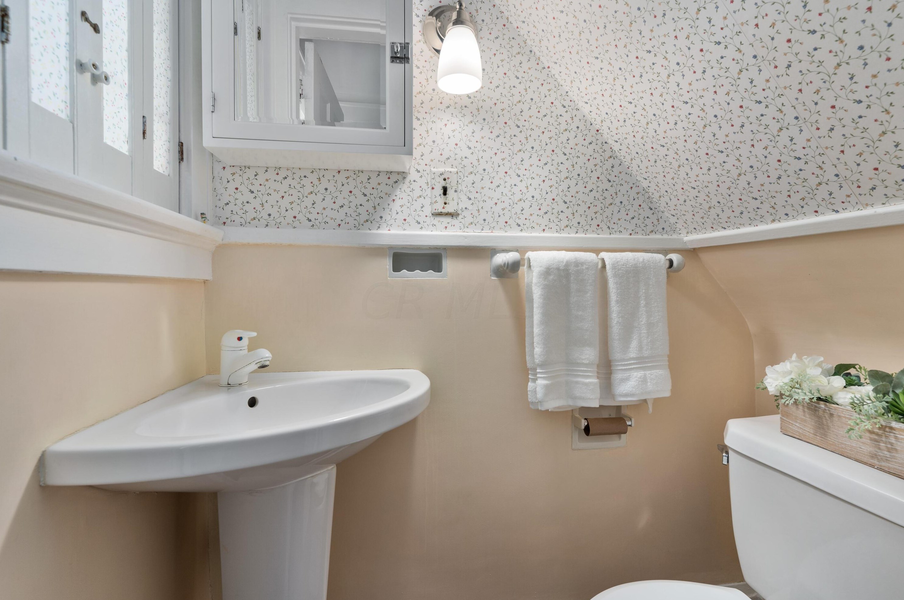 2347 Bexley Park Rd, Columbus OH 43209-2231 exterior