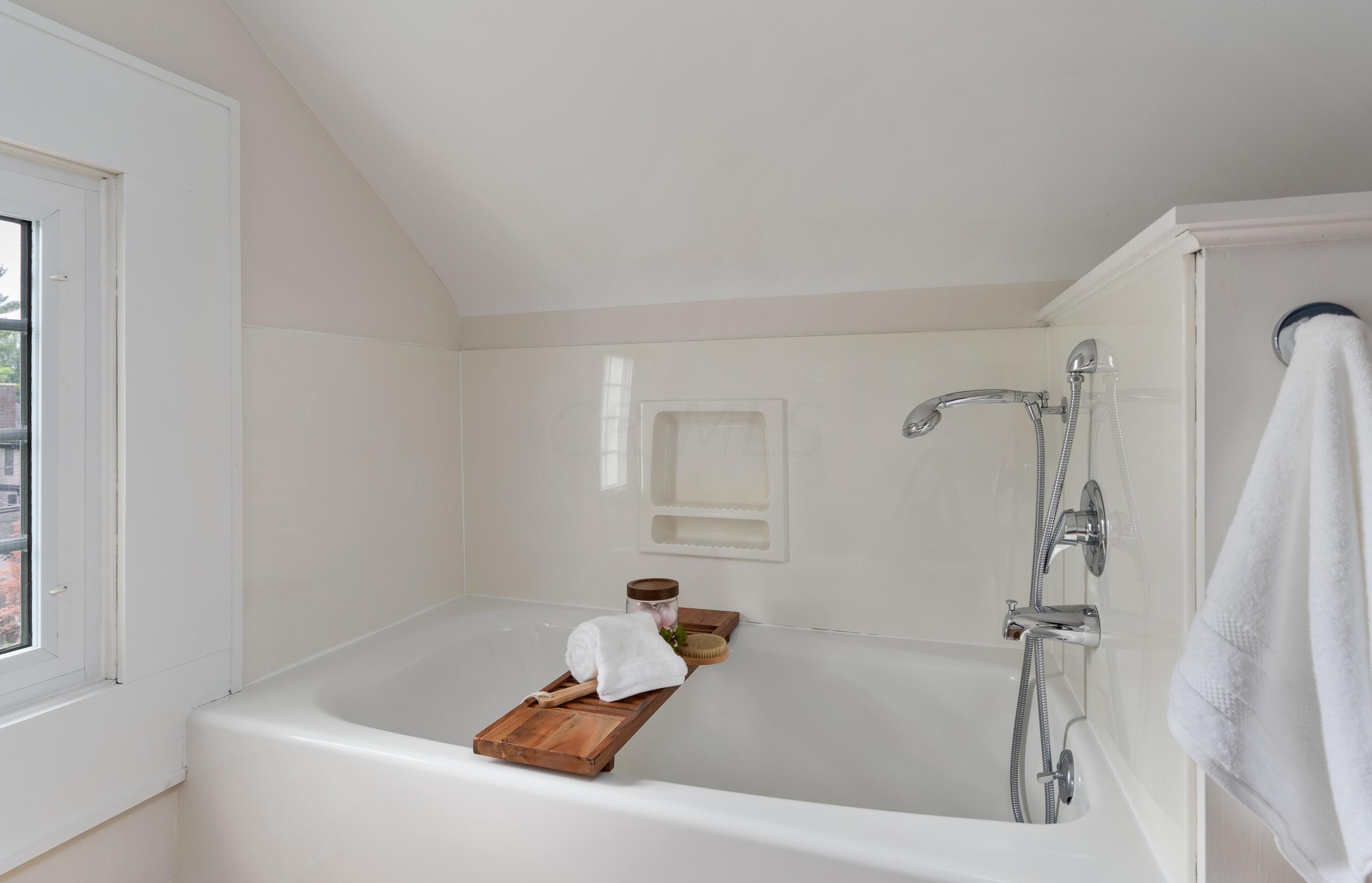 2347 Bexley Park Rd, Columbus OH 43209-2231 exterior