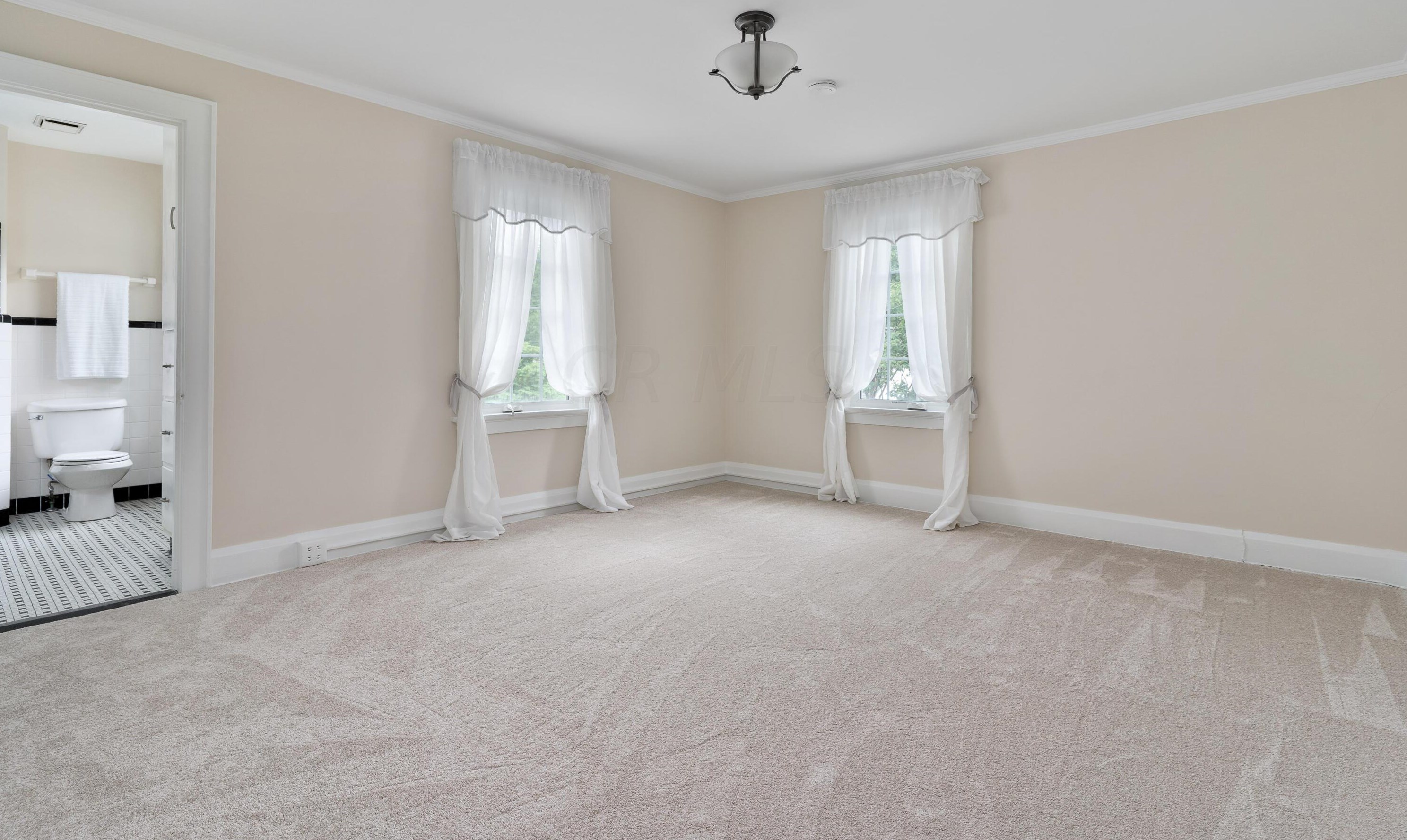 2347 Bexley Park Rd, Columbus OH 43209-2231 exterior