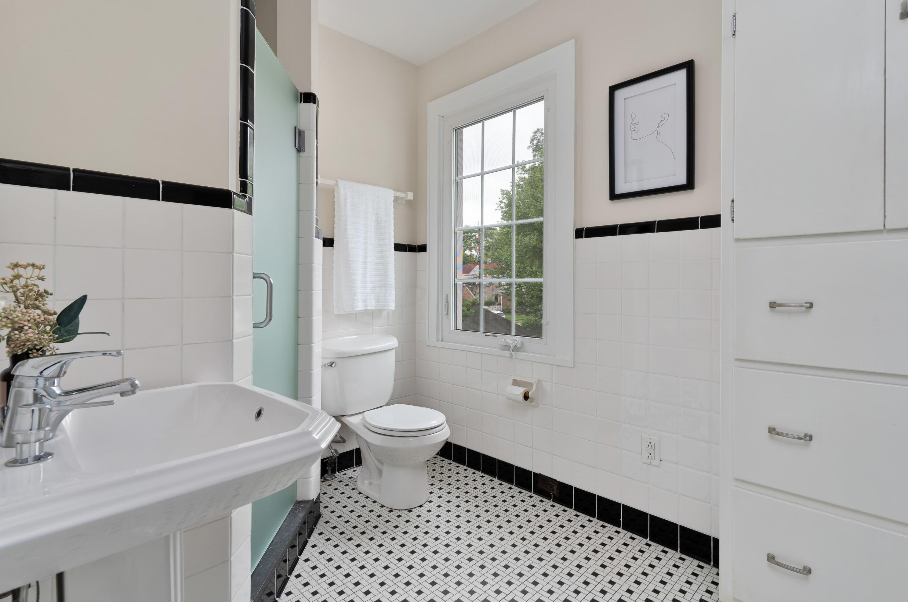 2347 Bexley Park Rd, Columbus OH 43209-2231 exterior