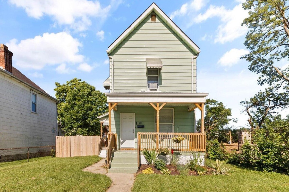 203 Whitethorne Ave, Columbus, OH 43223-1122