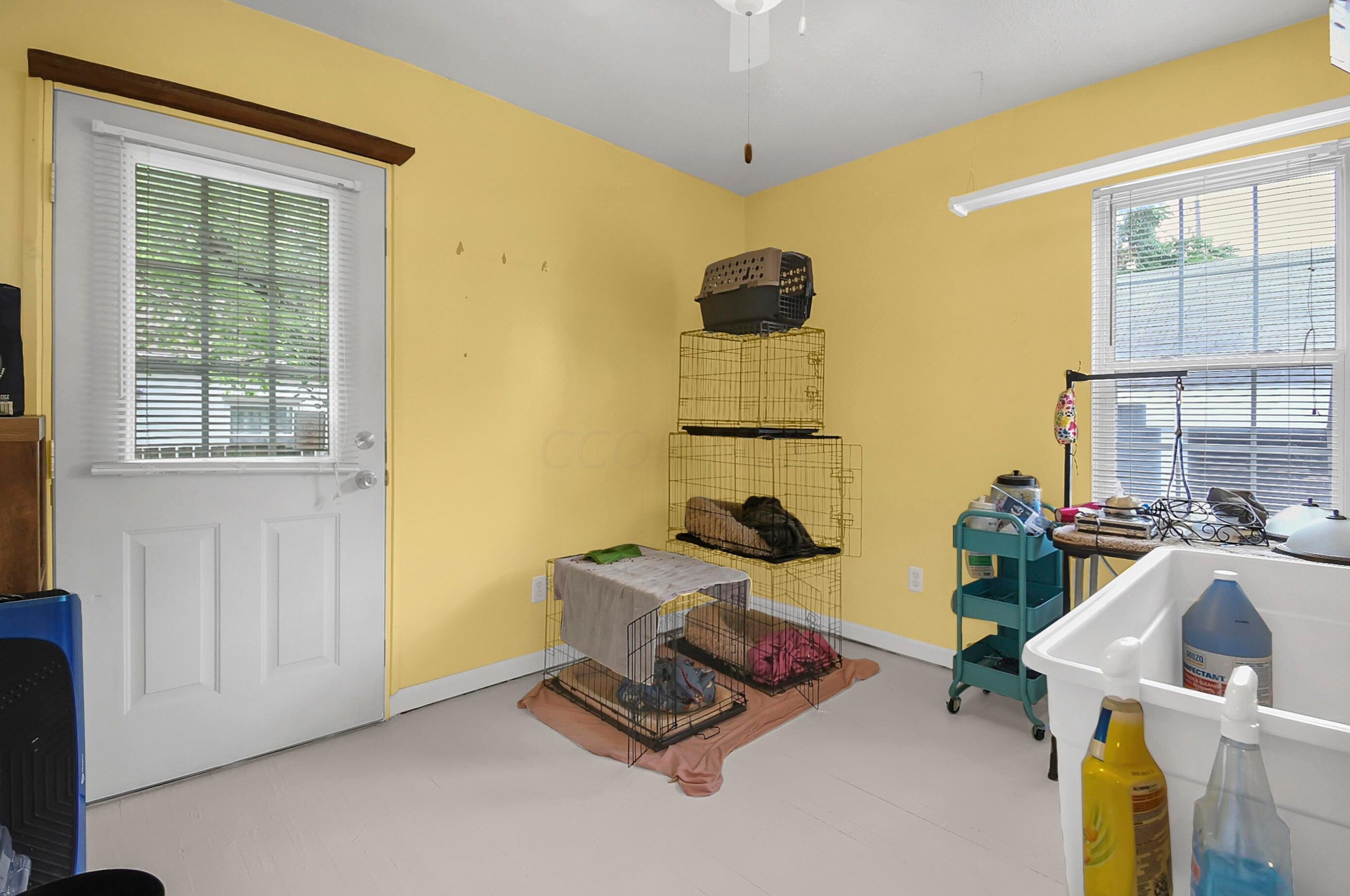 1033 Harrisburg Pike, Columbus OH 43223-2851 exterior